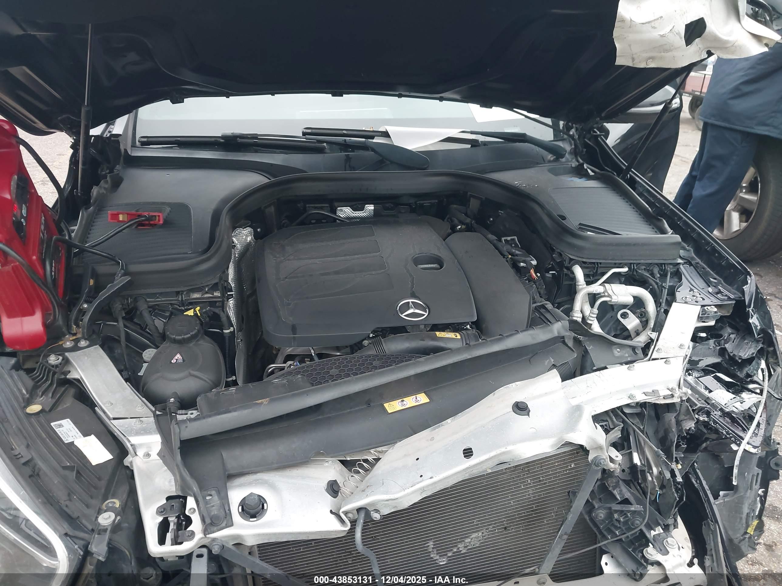 MERCEDES-BENZ GLC image 10