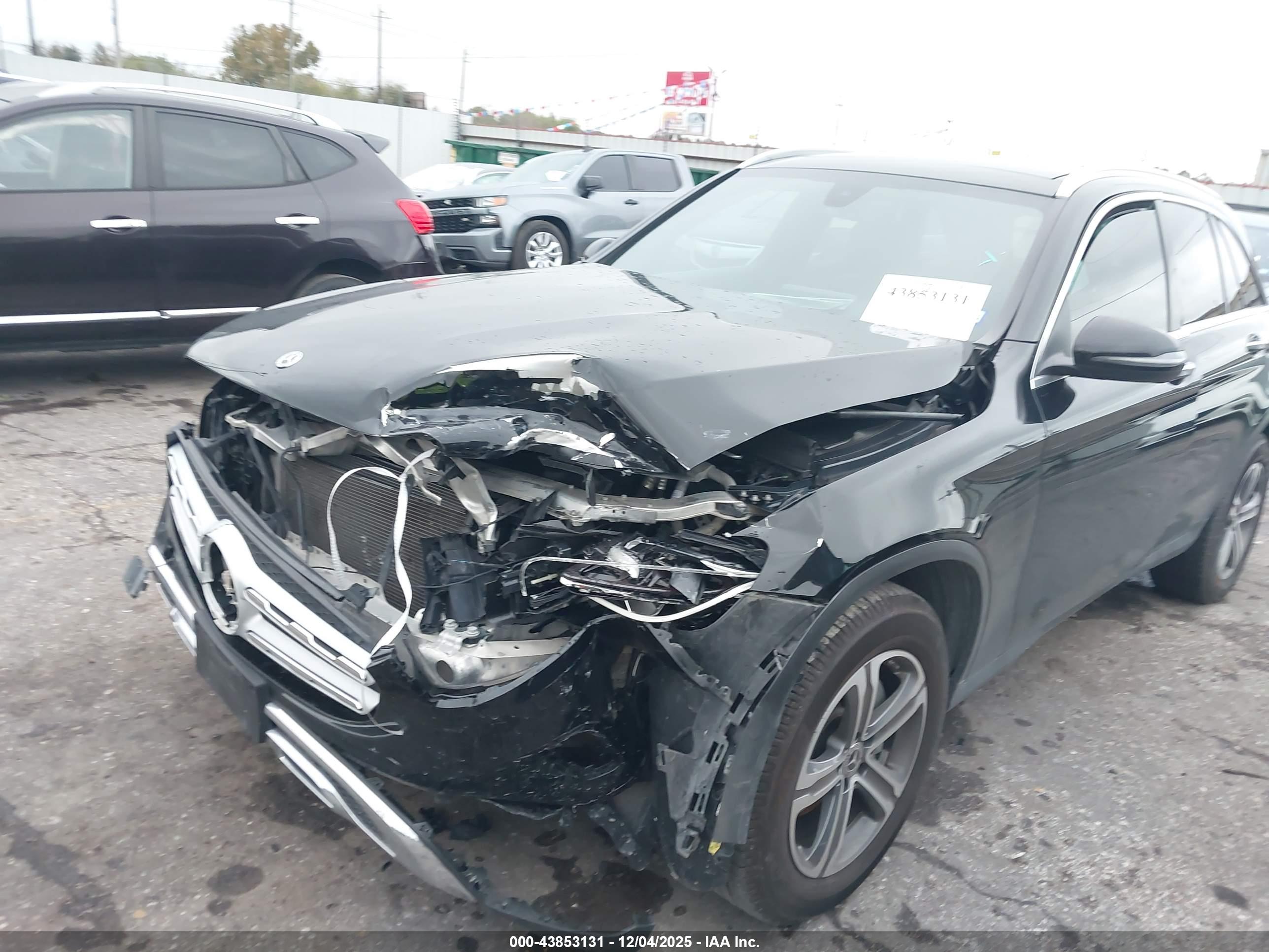 MERCEDES-BENZ GLC image 6
