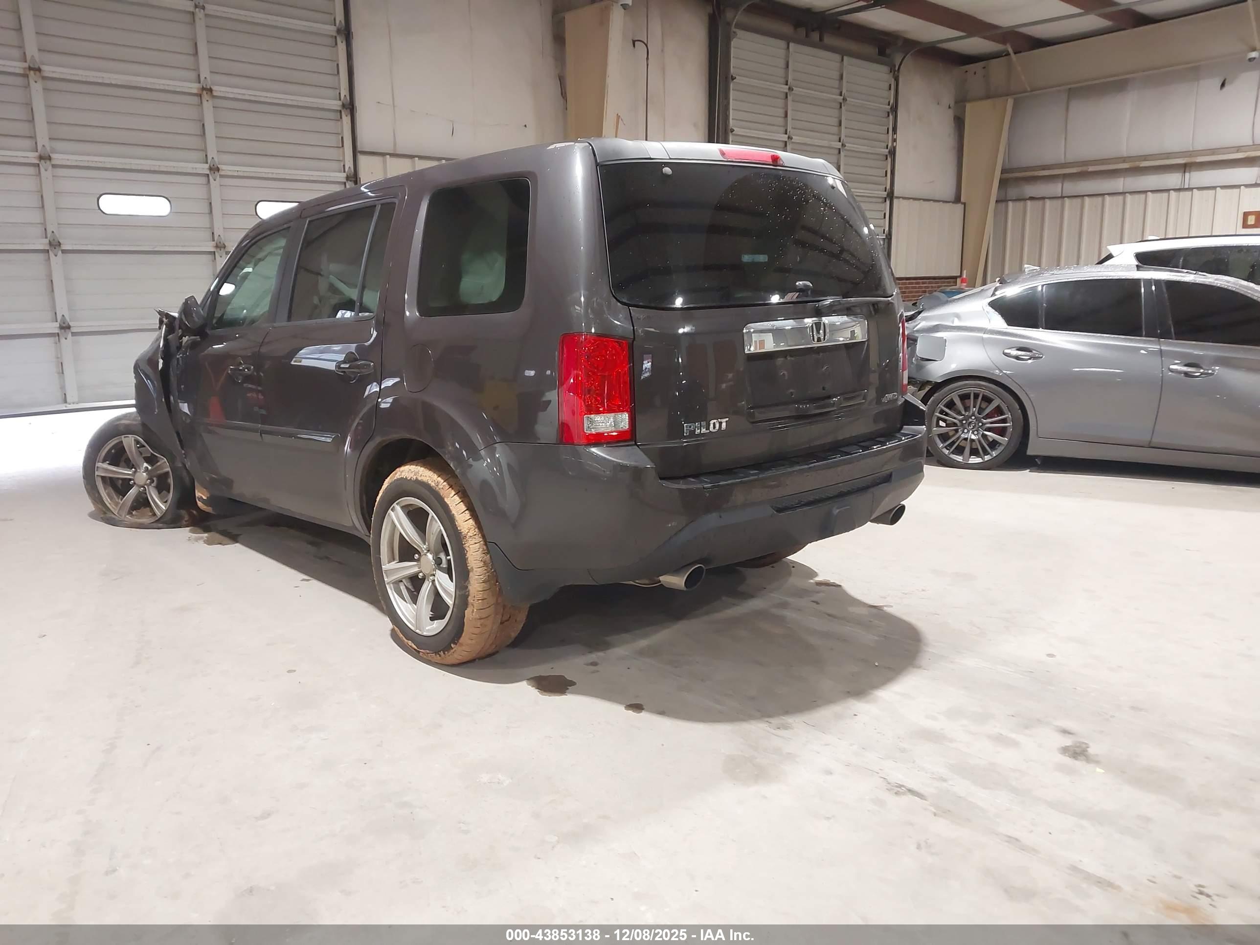 HONDA PILOT image 3