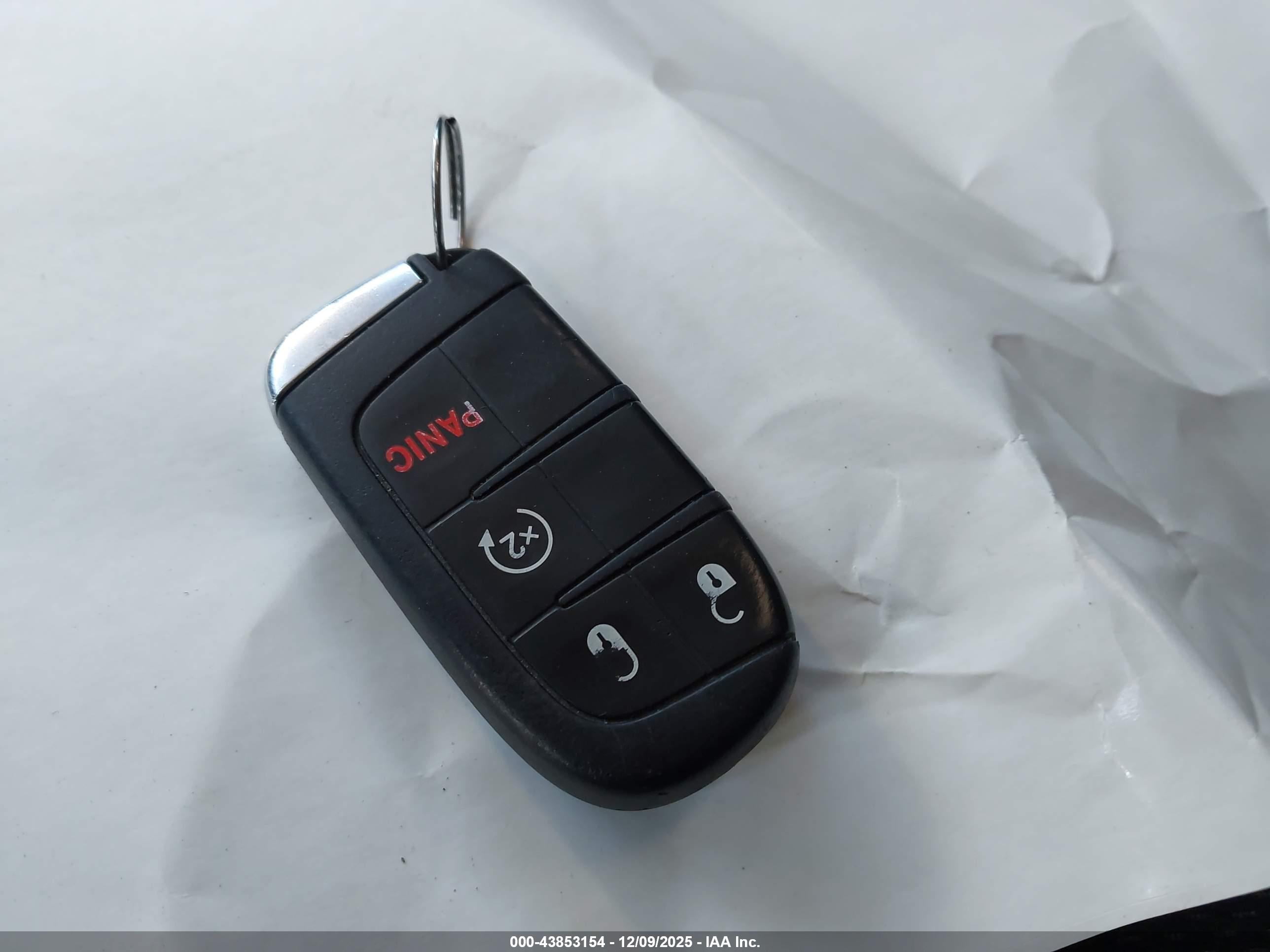 JEEP RENEGADE image 11
