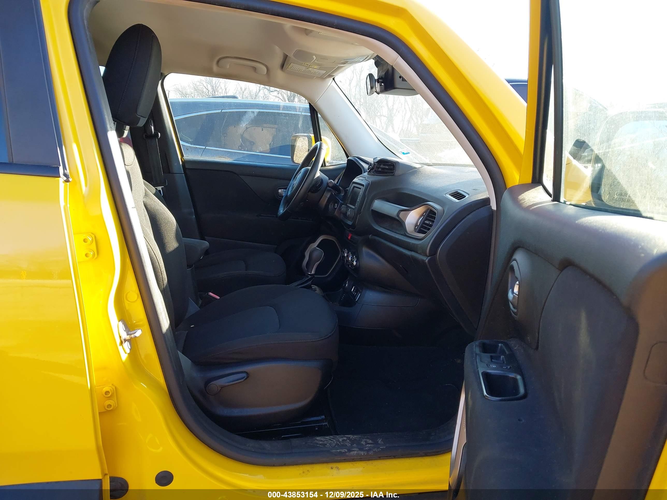 JEEP RENEGADE image 5