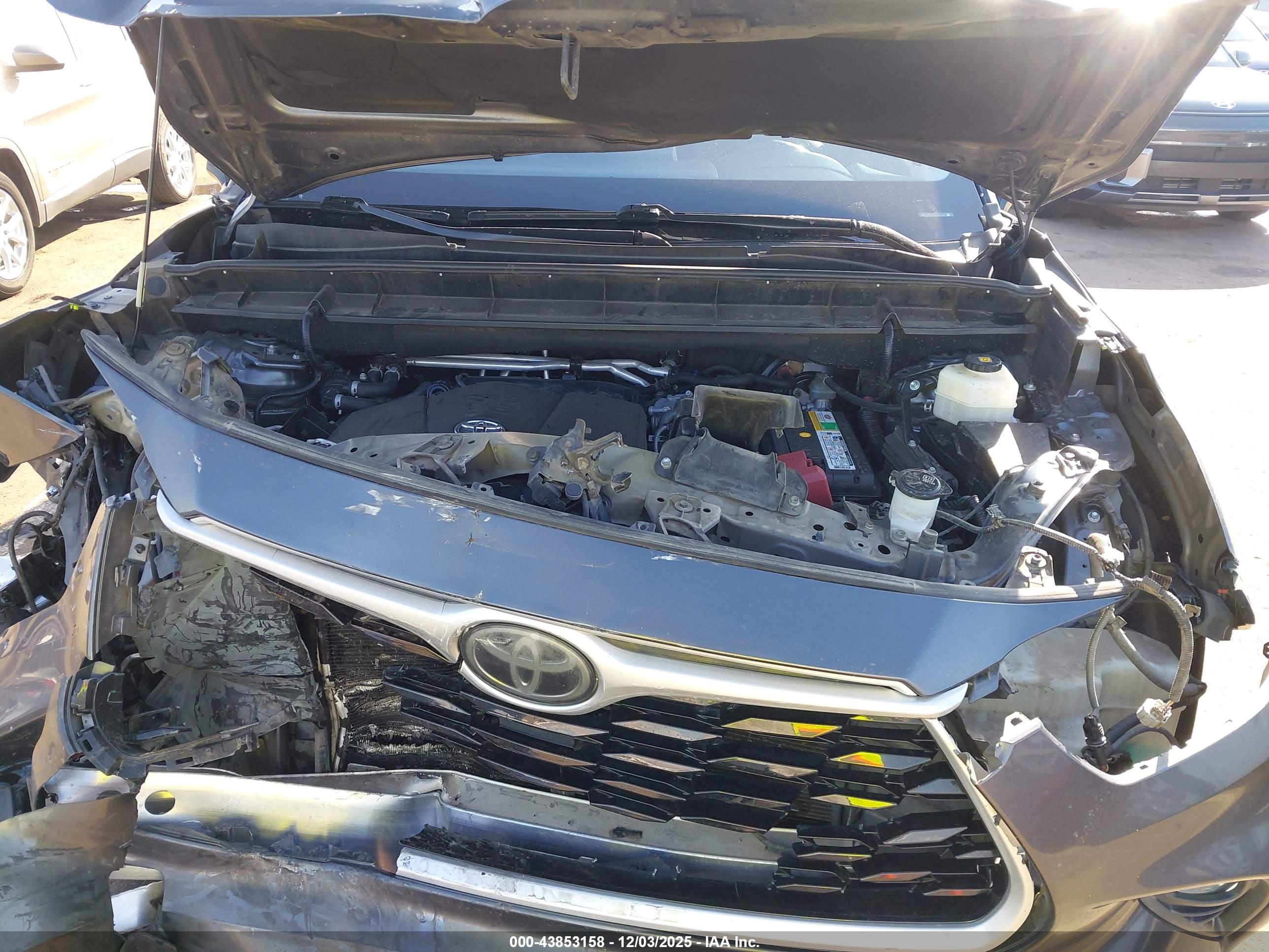 TOYOTA HIGHLANDER image 10