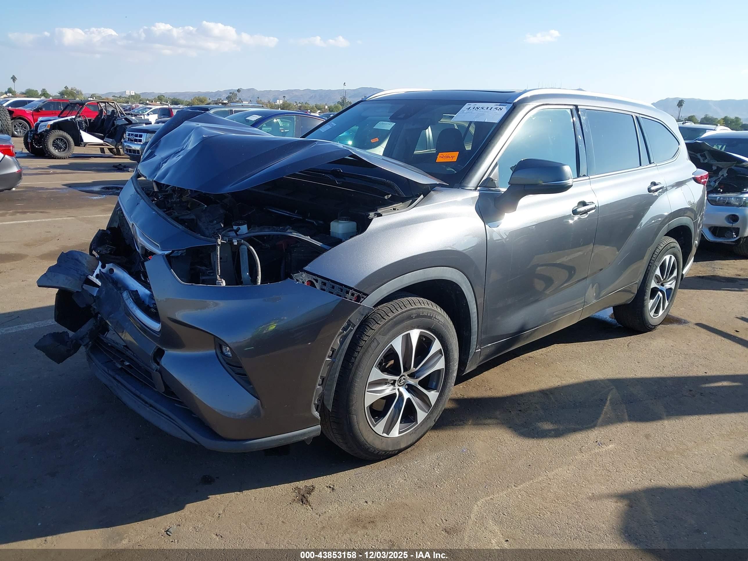 TOYOTA HIGHLANDER image 2