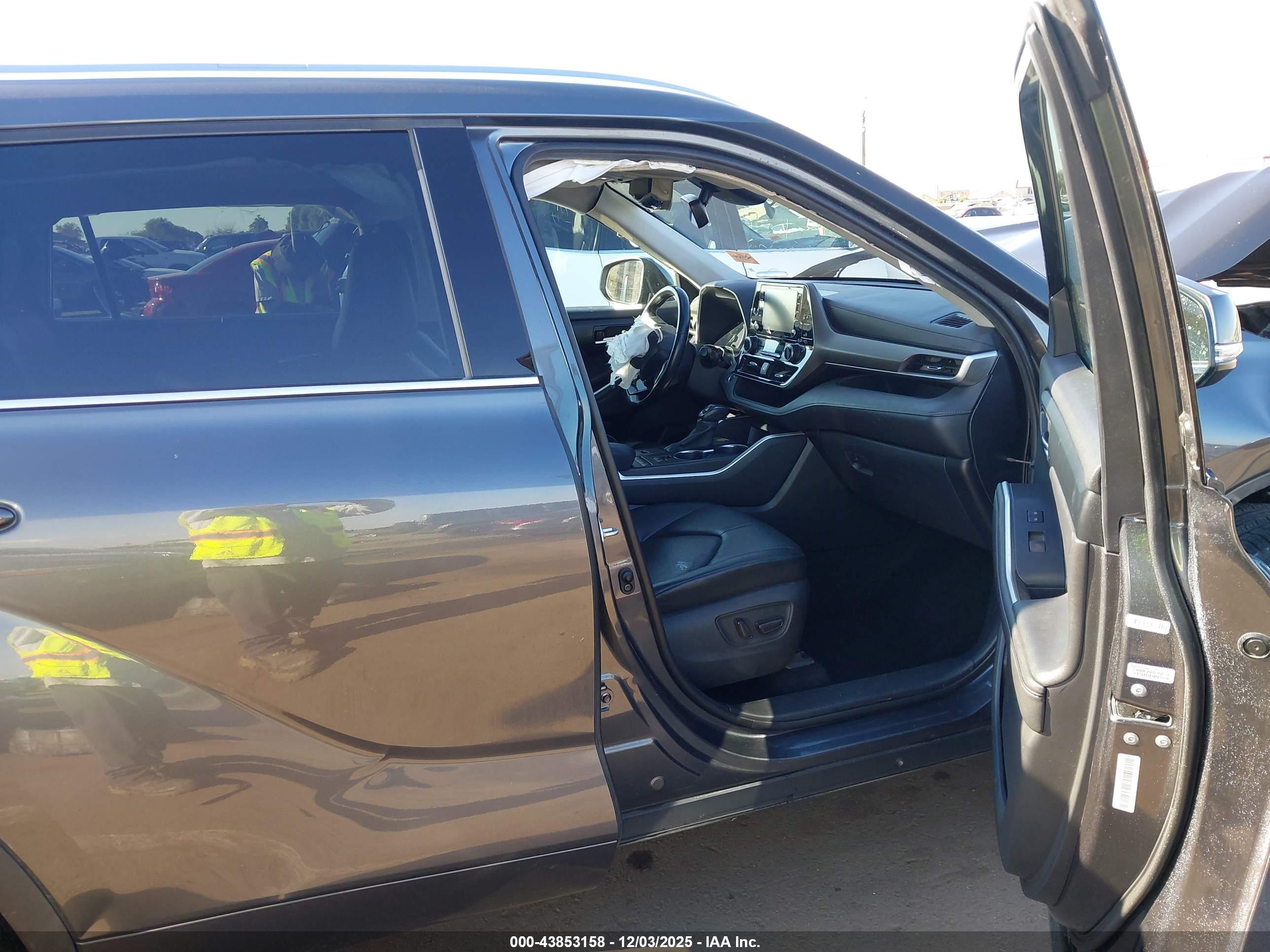 TOYOTA HIGHLANDER image 5