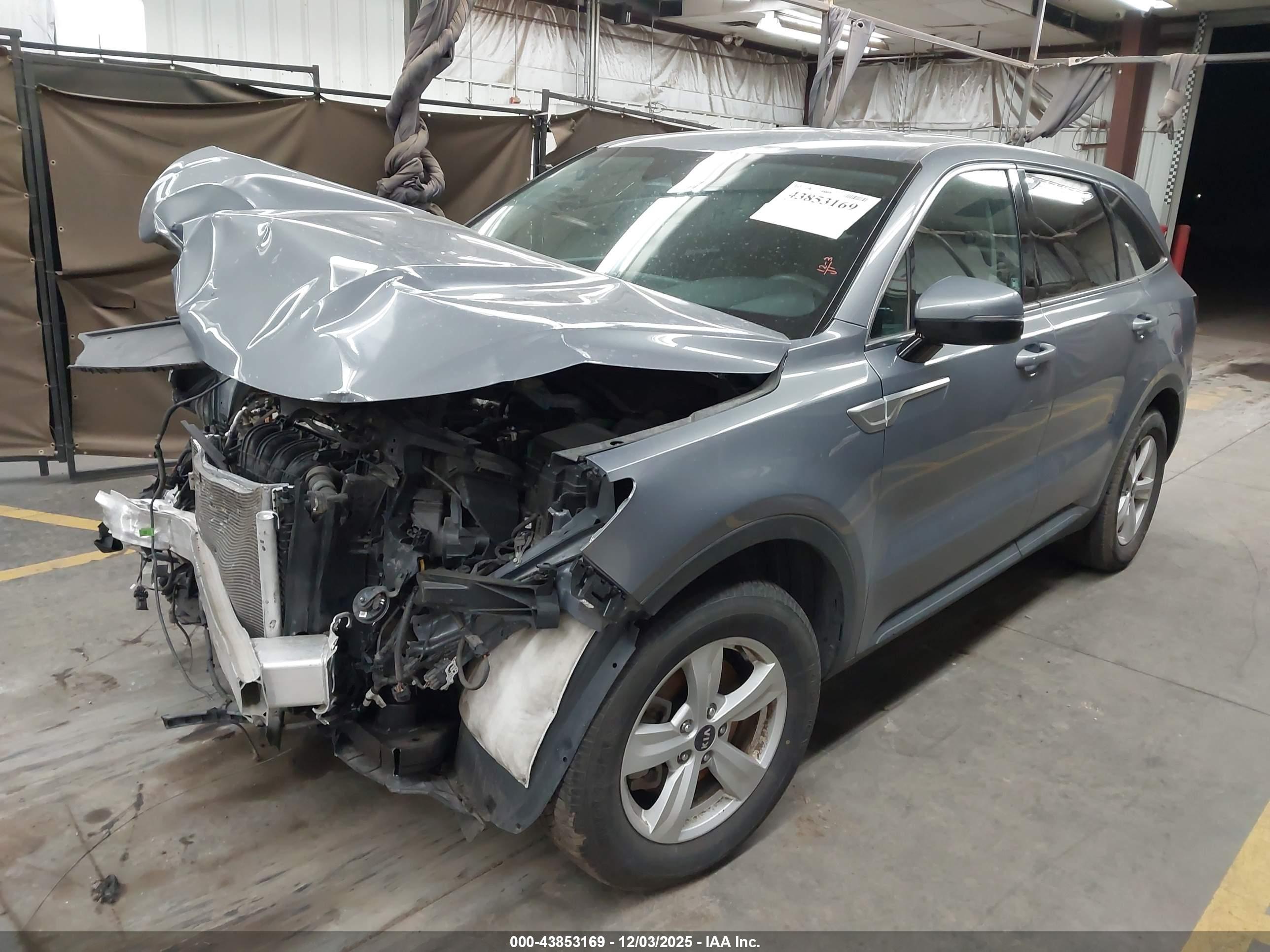 KIA SORENTO image 2