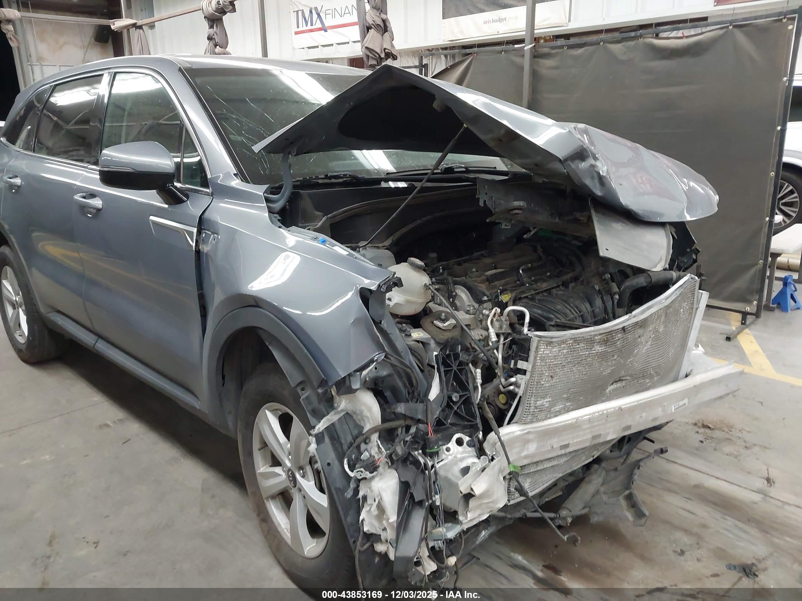 KIA SORENTO image 6