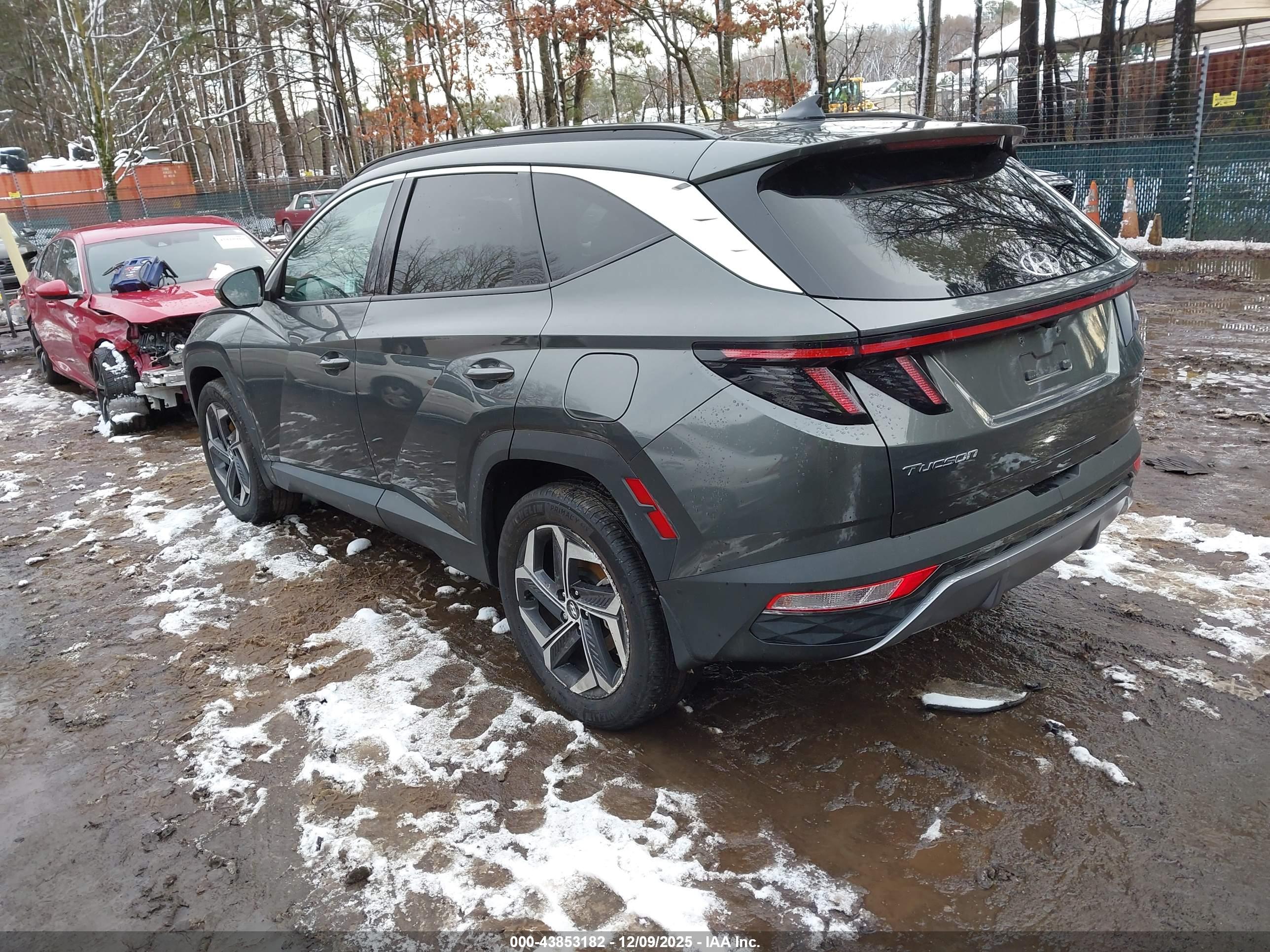 HYUNDAI TUCSON image 3