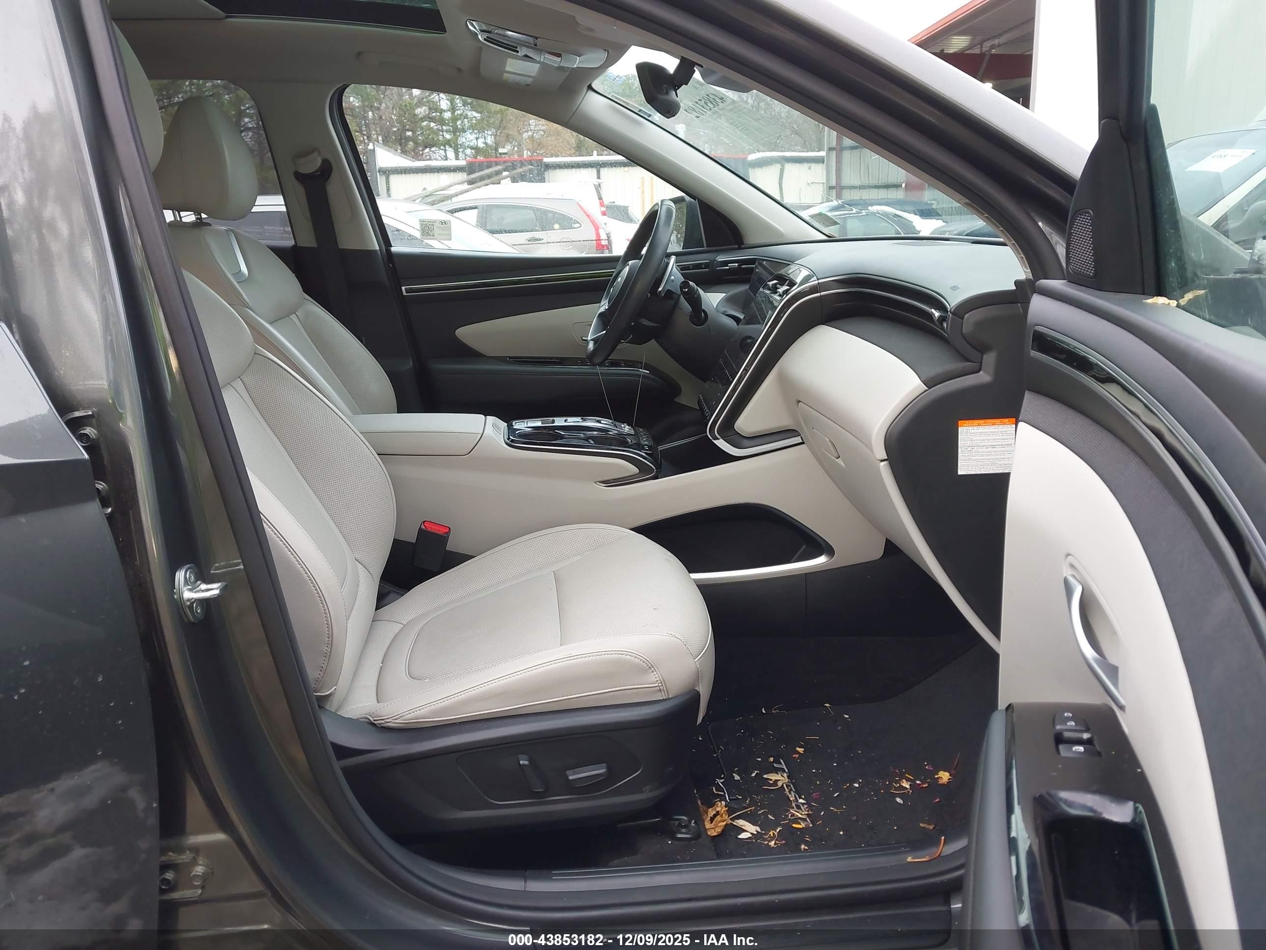 HYUNDAI TUCSON image 5