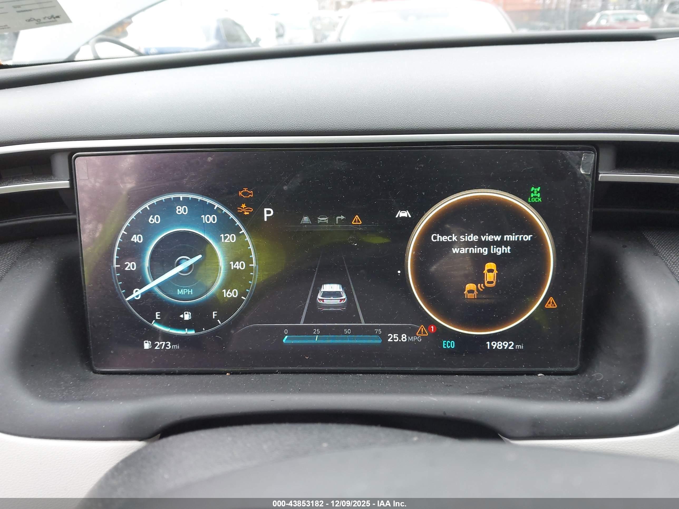 HYUNDAI TUCSON image 7