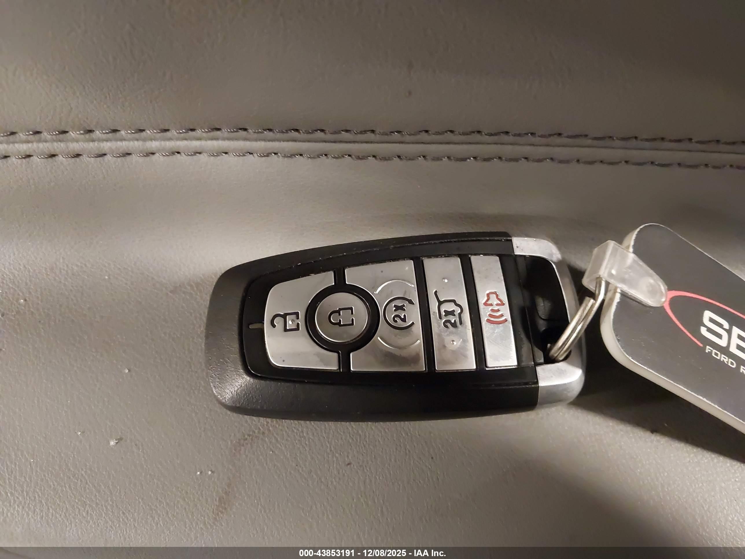 FORD EXPLORER image 11