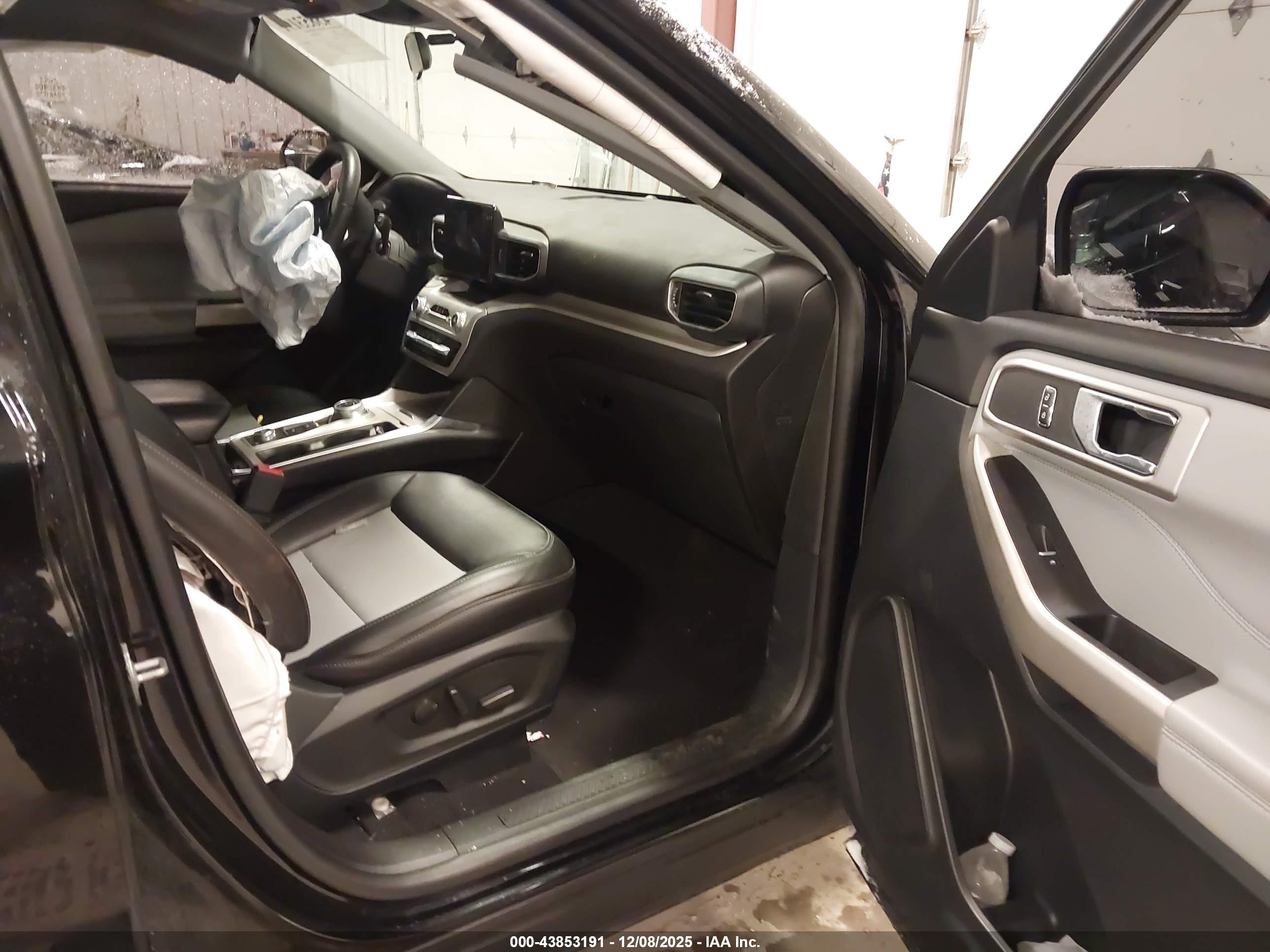 FORD EXPLORER image 5