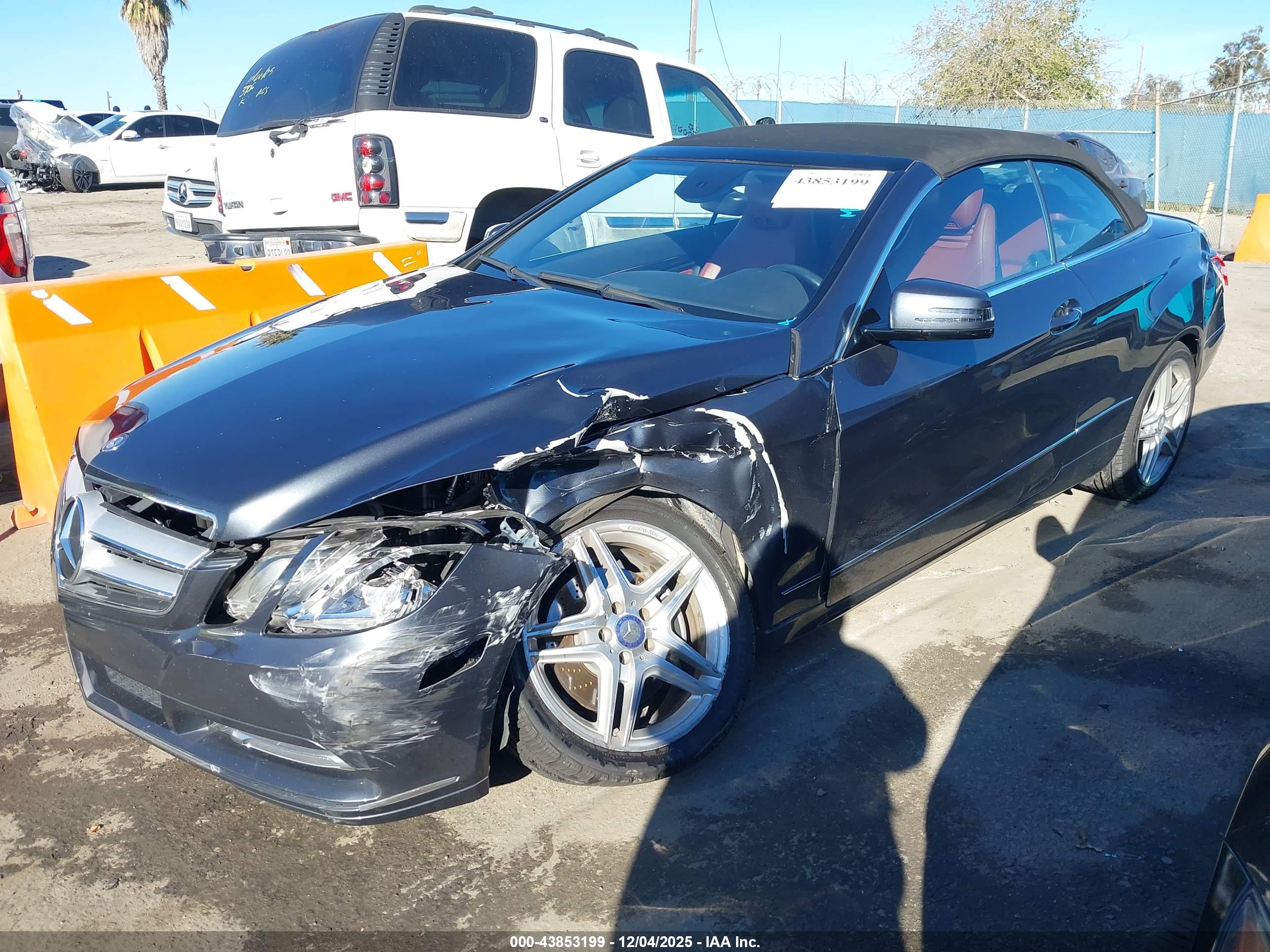 MERCEDES-BENZ E image 2