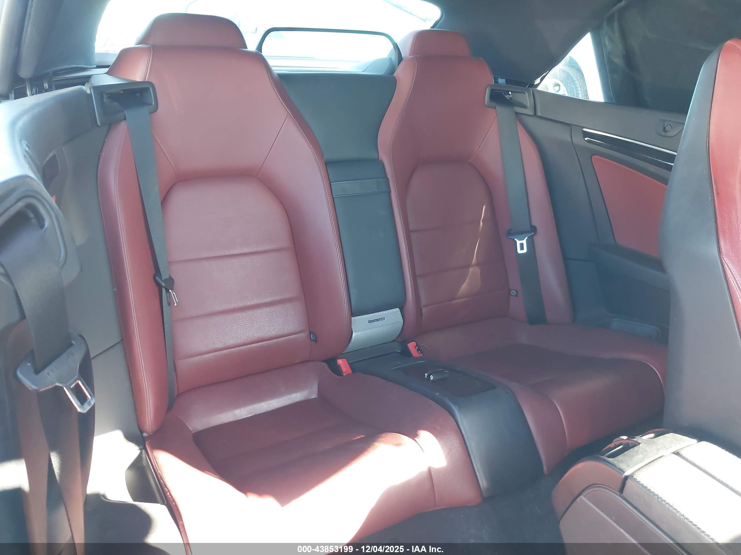 MERCEDES-BENZ E image 8