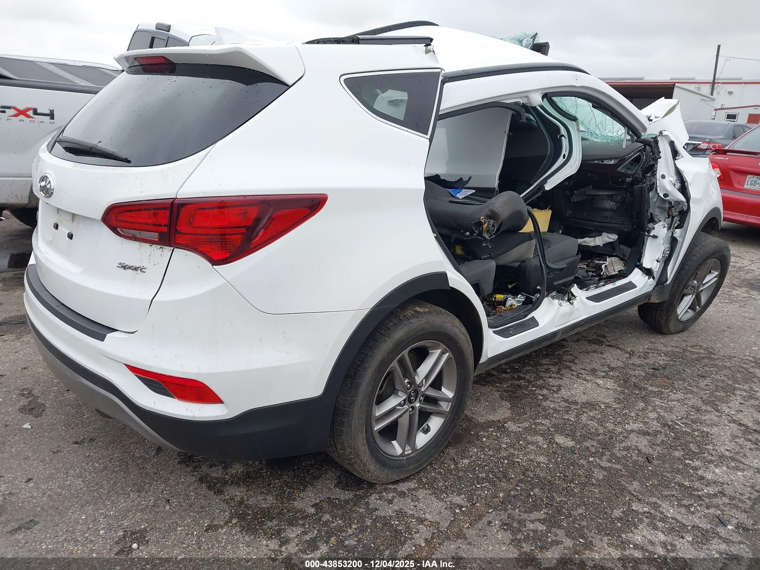 HYUNDAI SANTA image 4