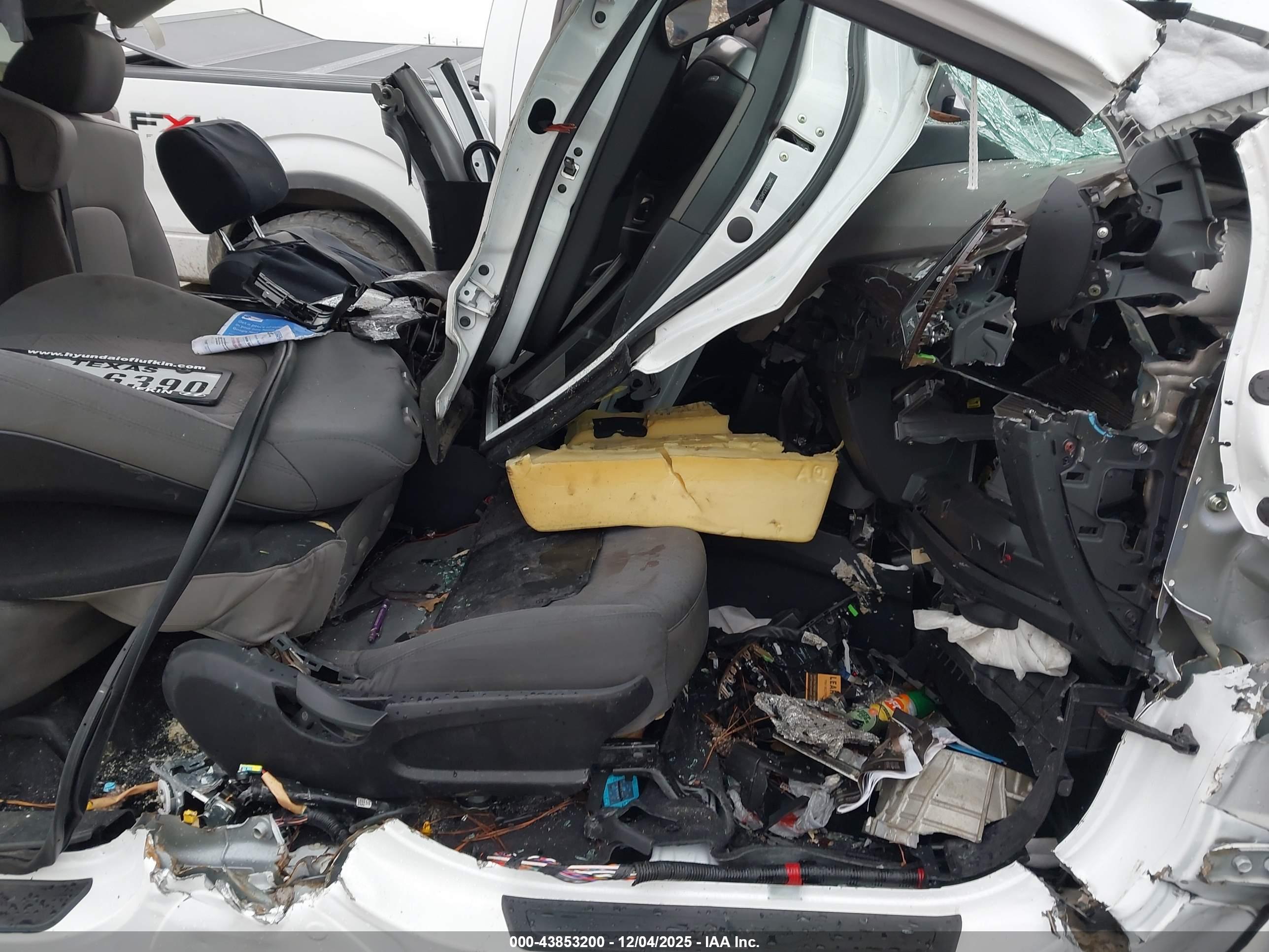 HYUNDAI SANTA image 5