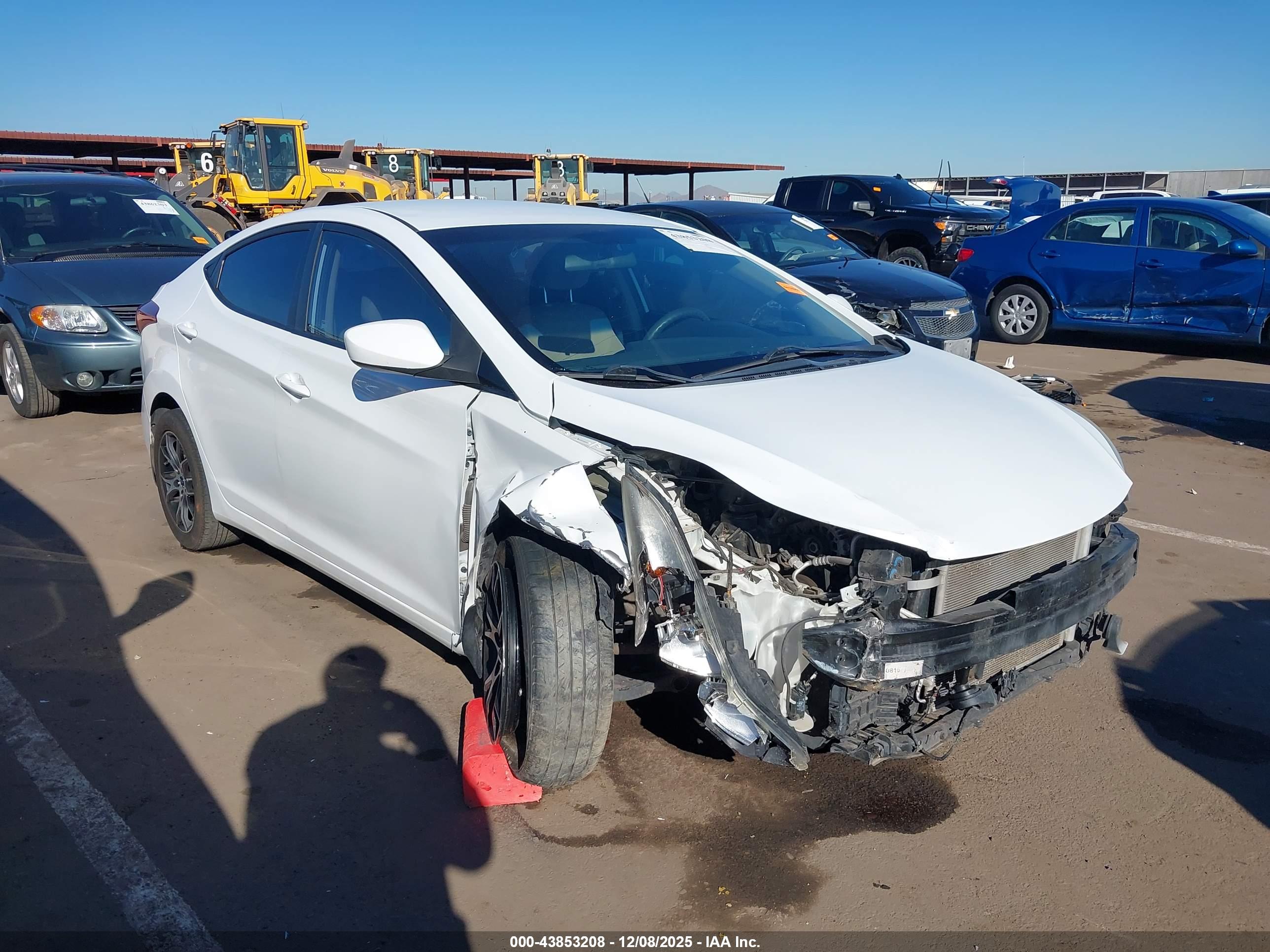 HYUNDAI ELANTRA image 6