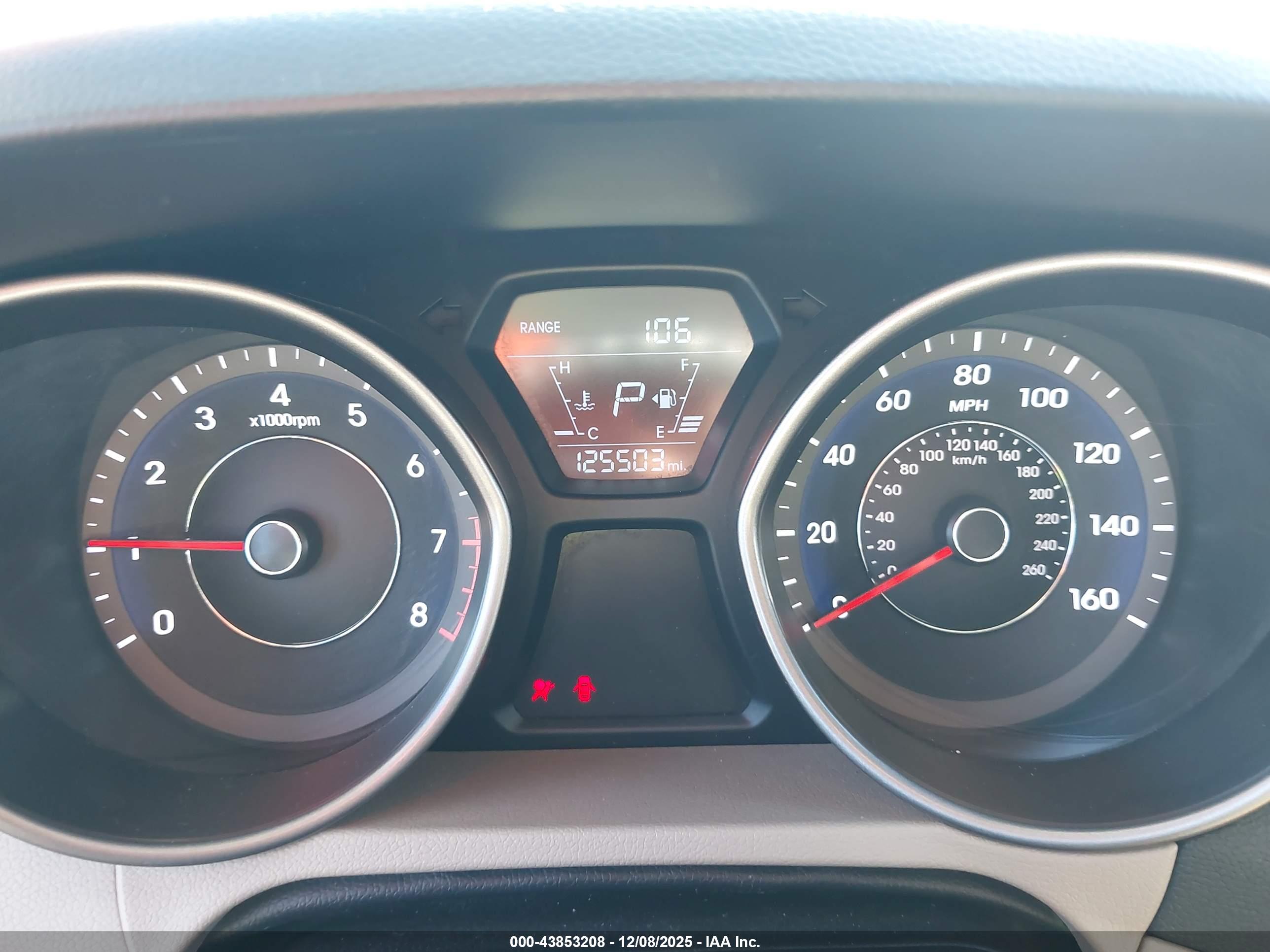 HYUNDAI ELANTRA image 7