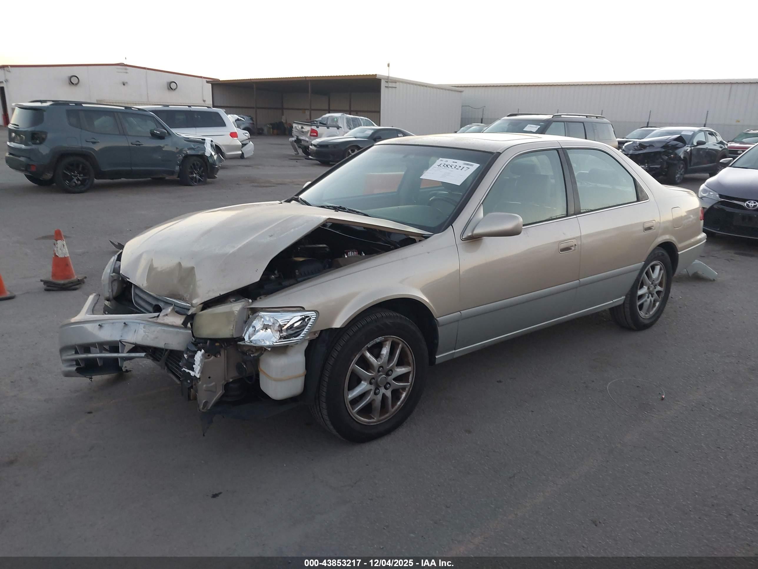 TOYOTA CAMRY image 2