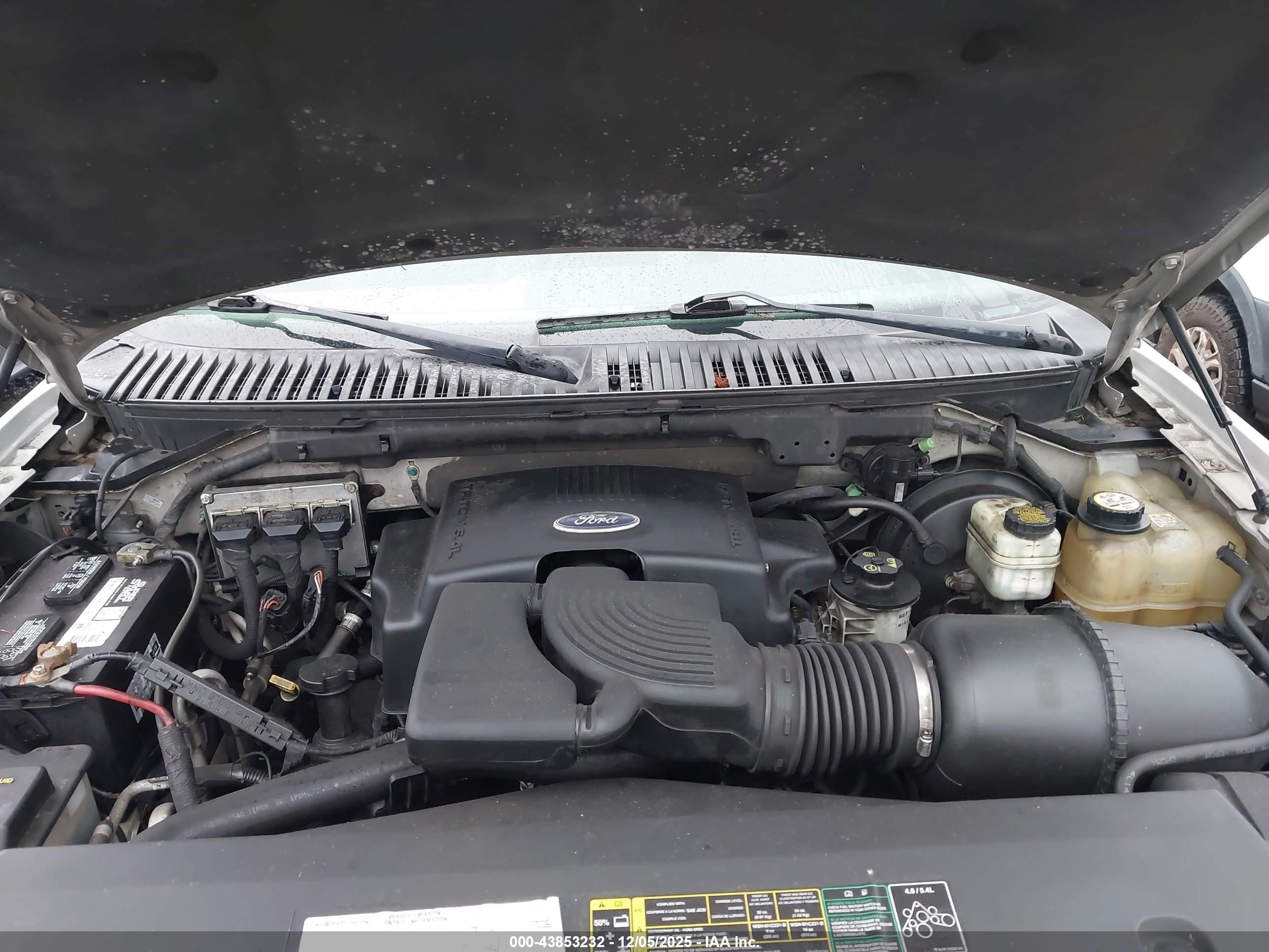FORD EXPEDITION image 10