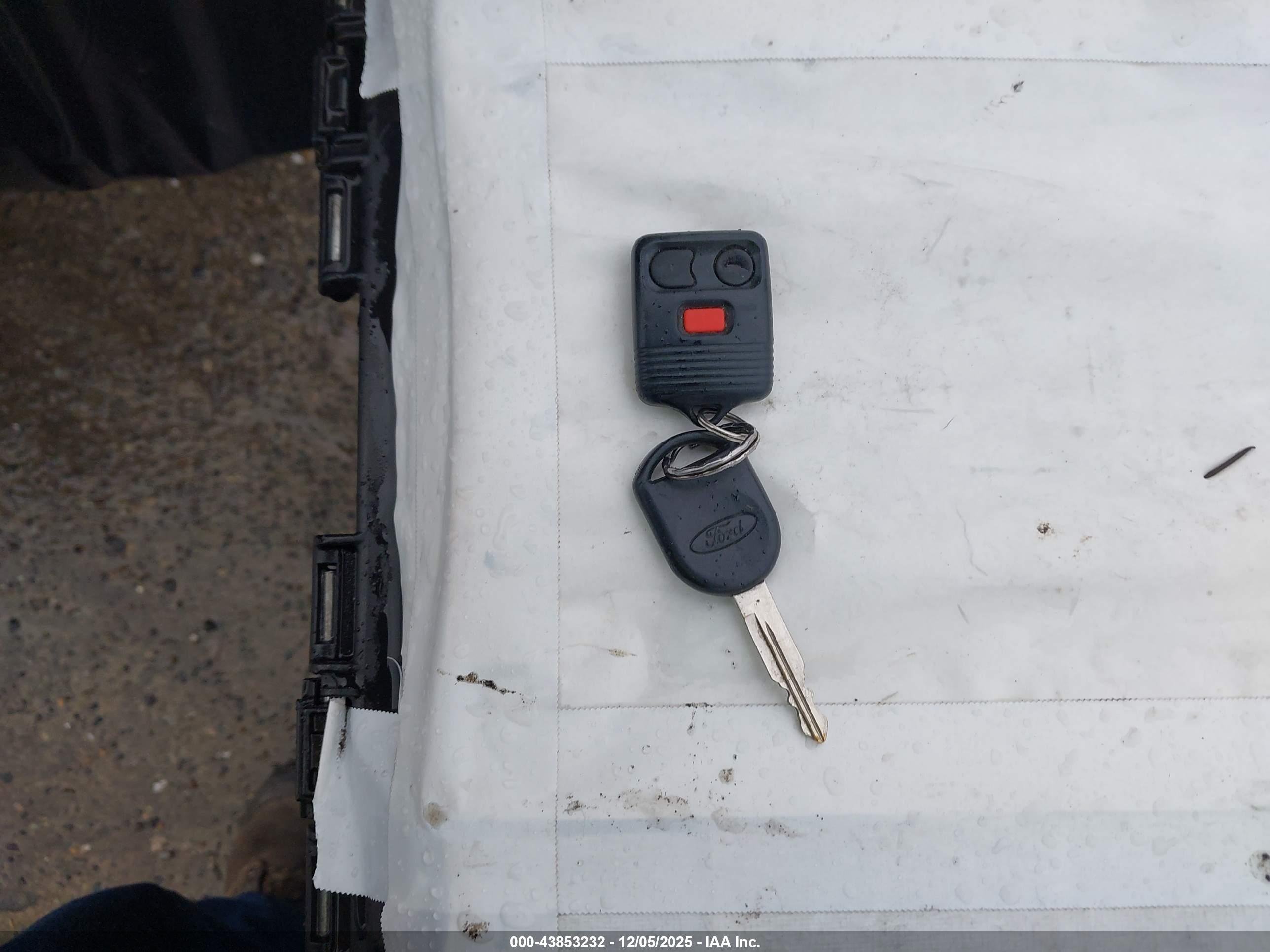 FORD EXPEDITION image 11
