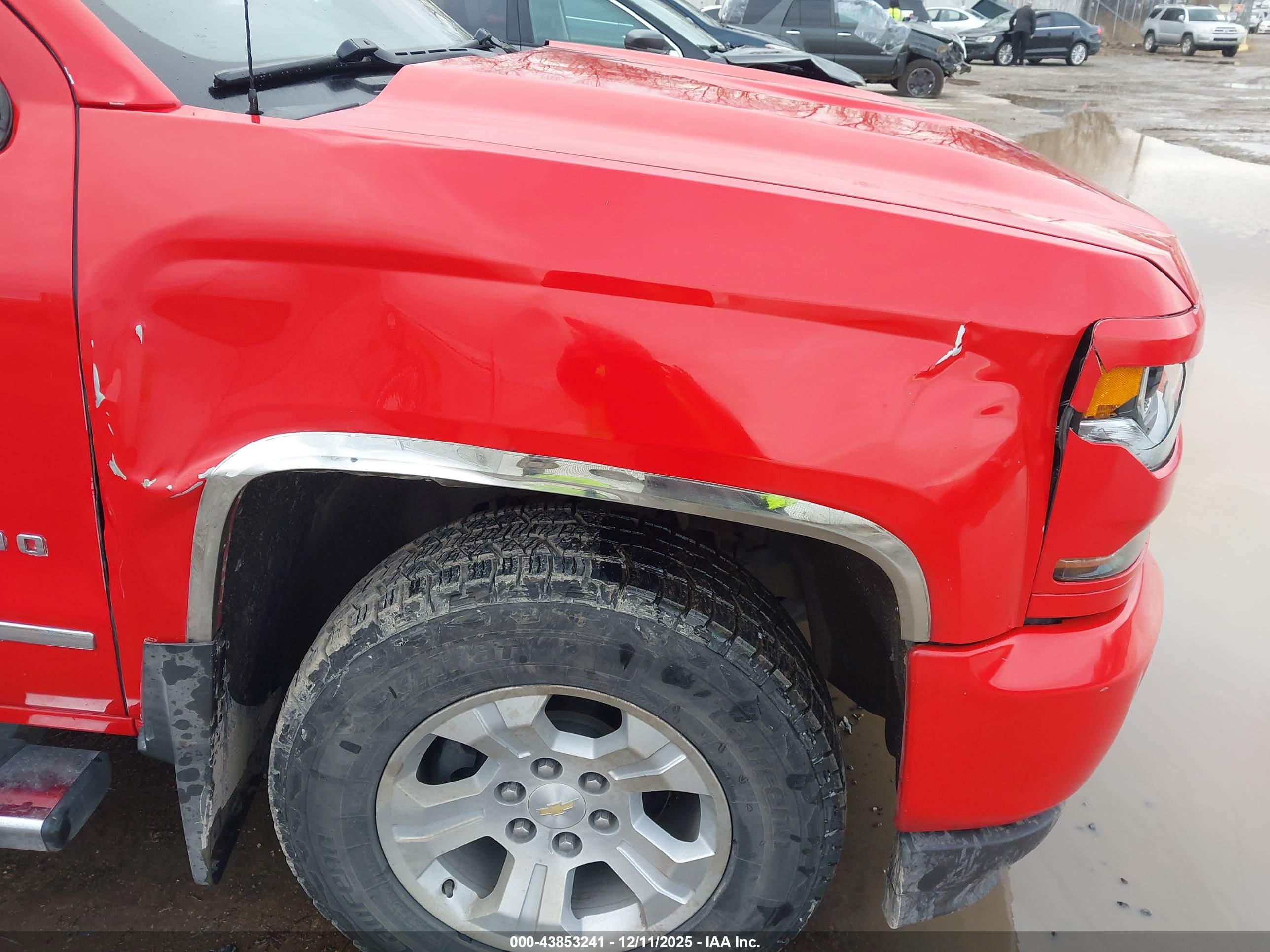 CHEVROLET SILVERADO image 6