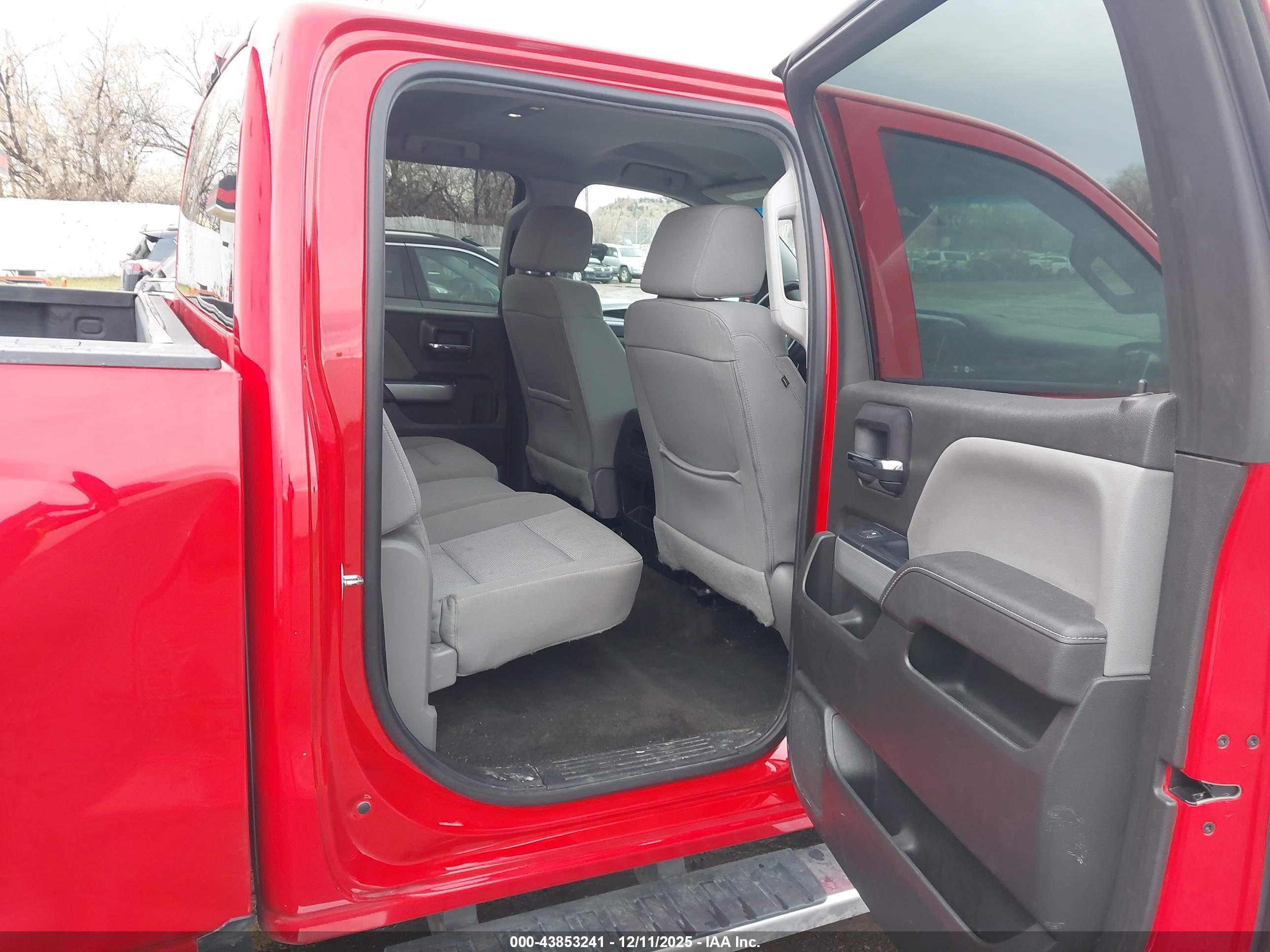 CHEVROLET SILVERADO image 8
