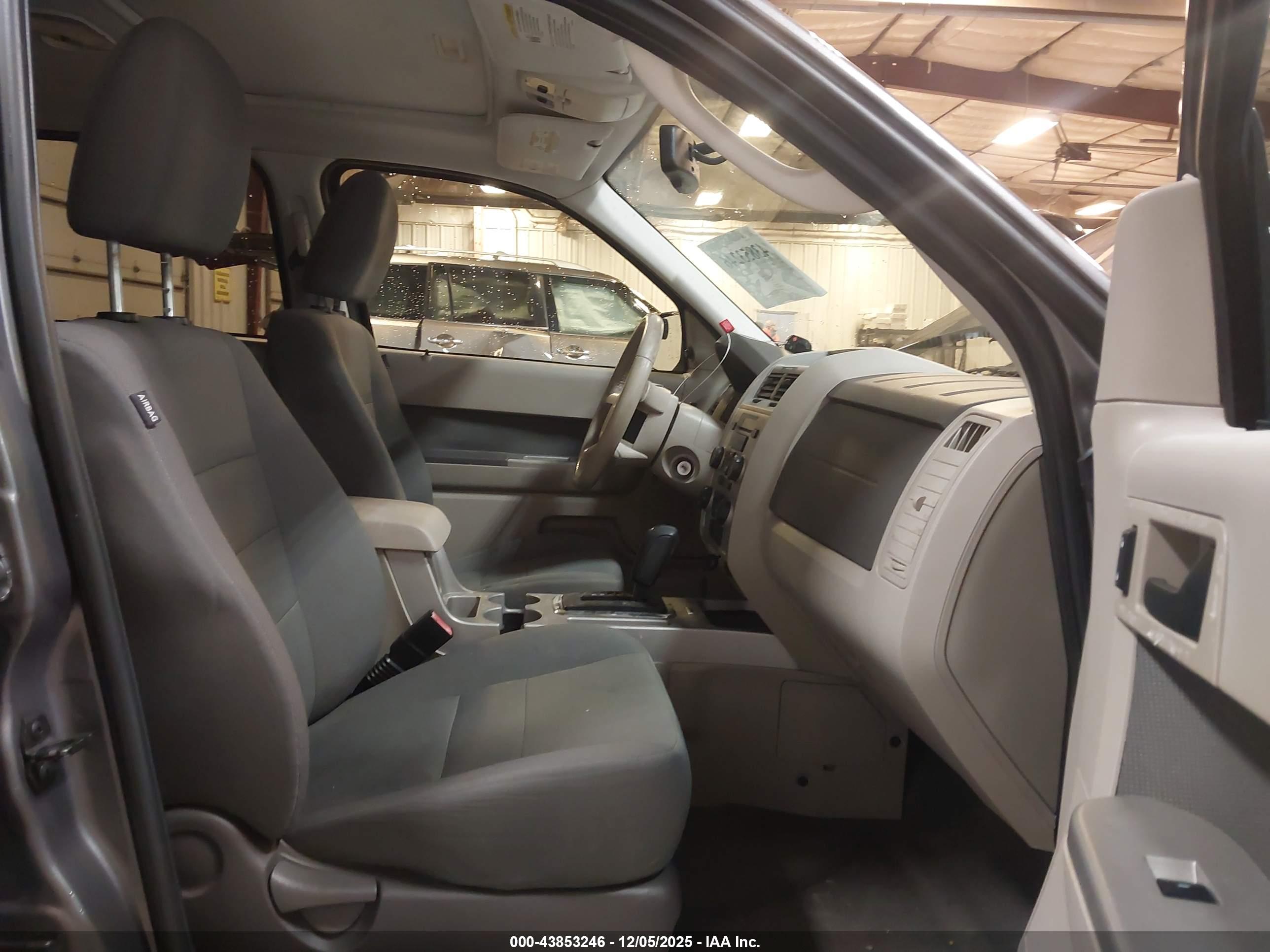 FORD ESCAPE image 5