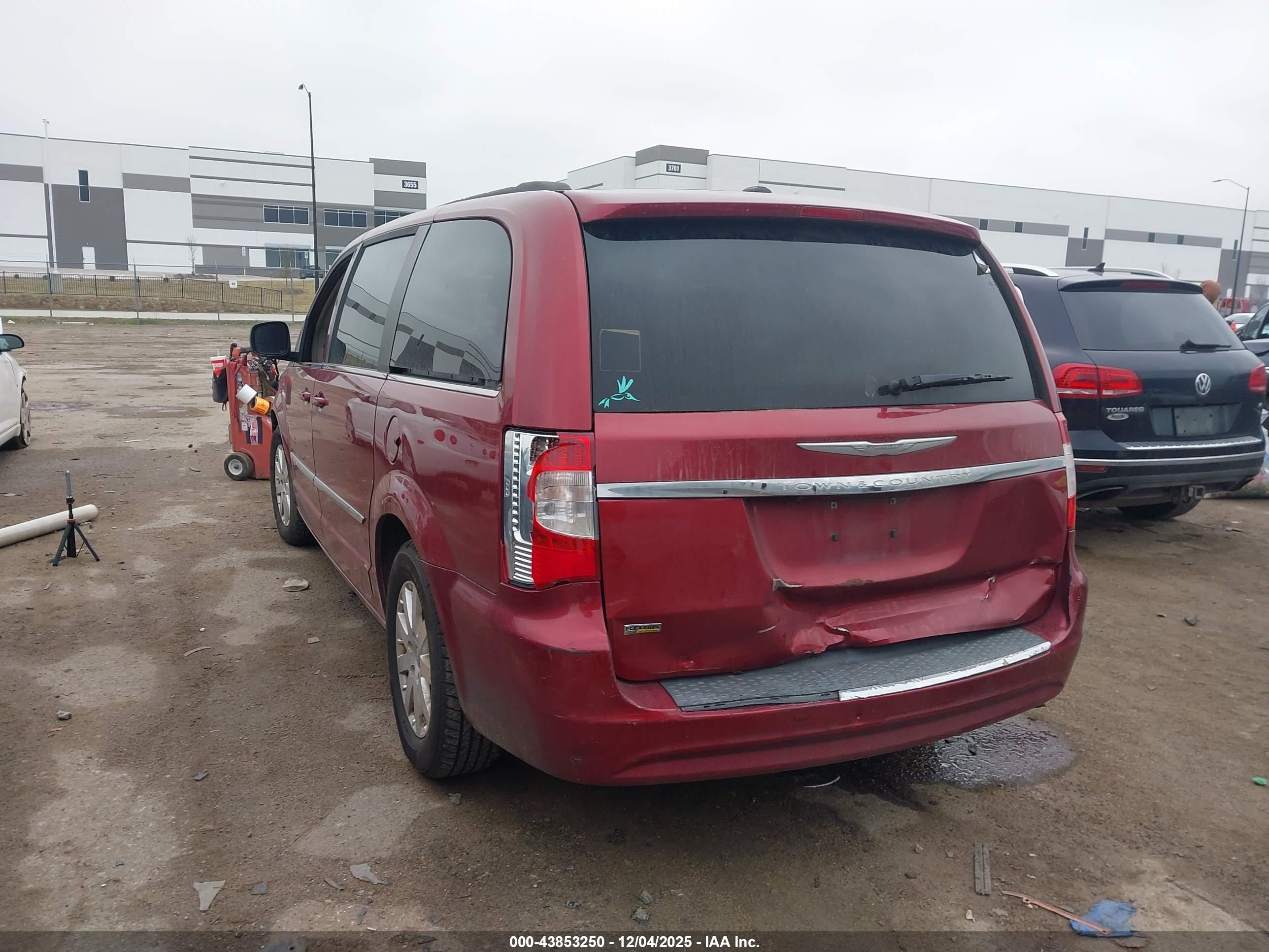 CHRYSLER TOWN image 3