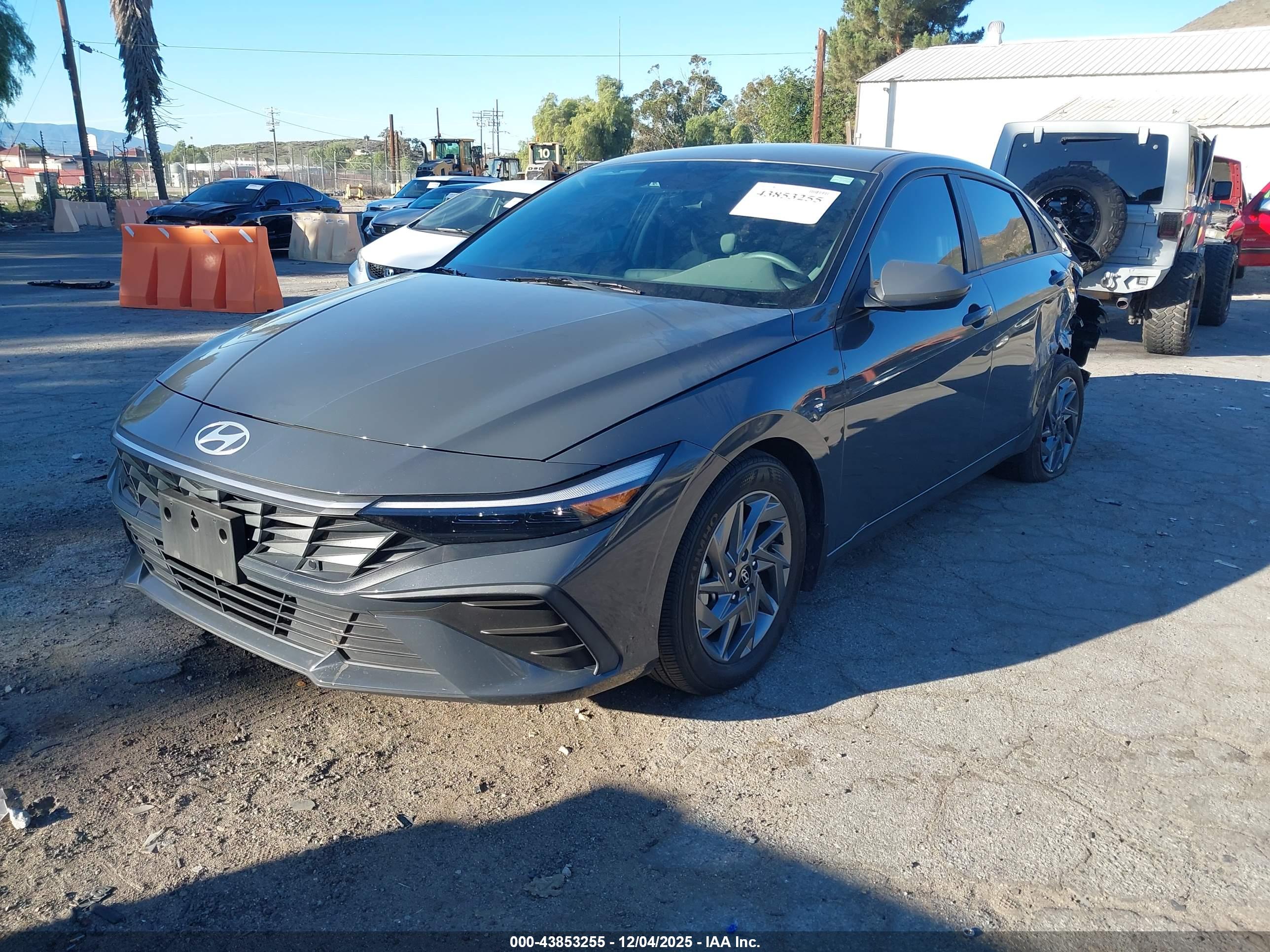 HYUNDAI ELANTRA image 2