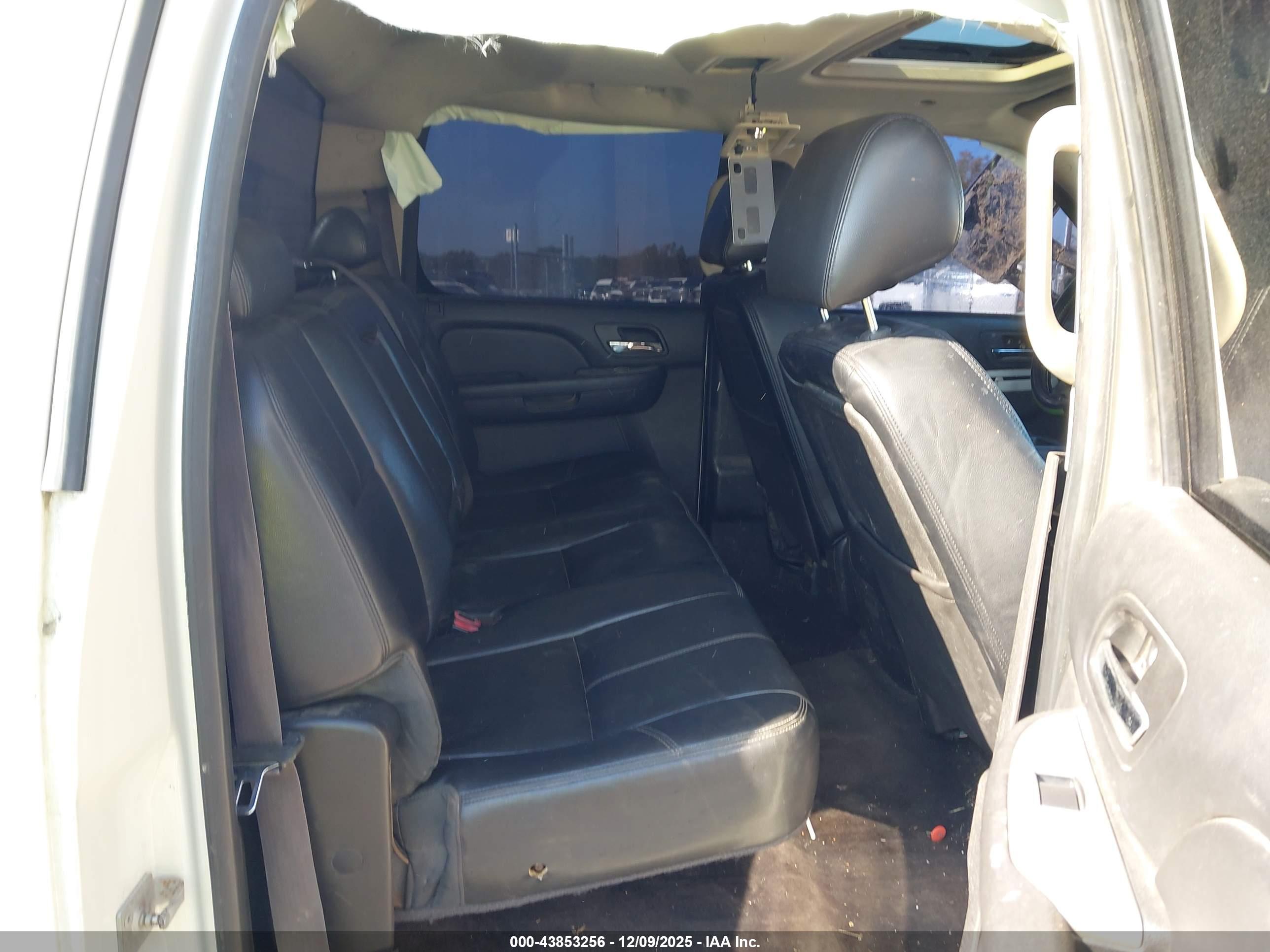 GMC SIERRA image 8