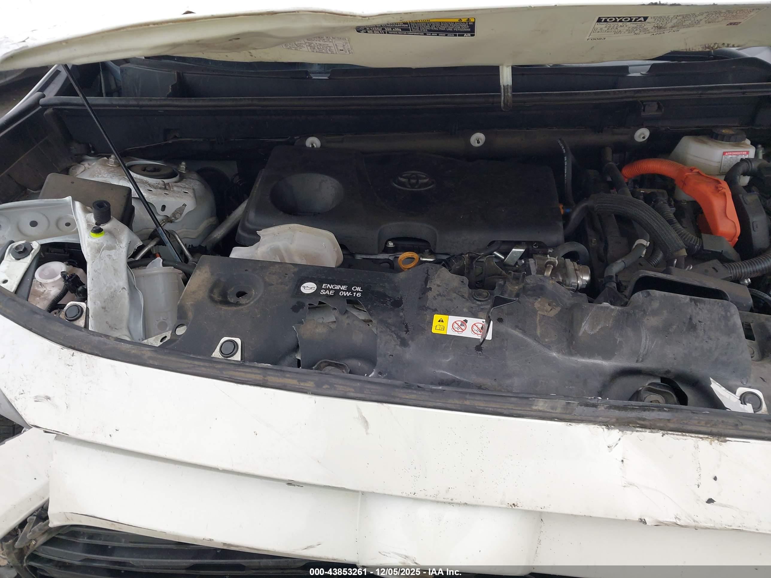 TOYOTA RAV4 image 10