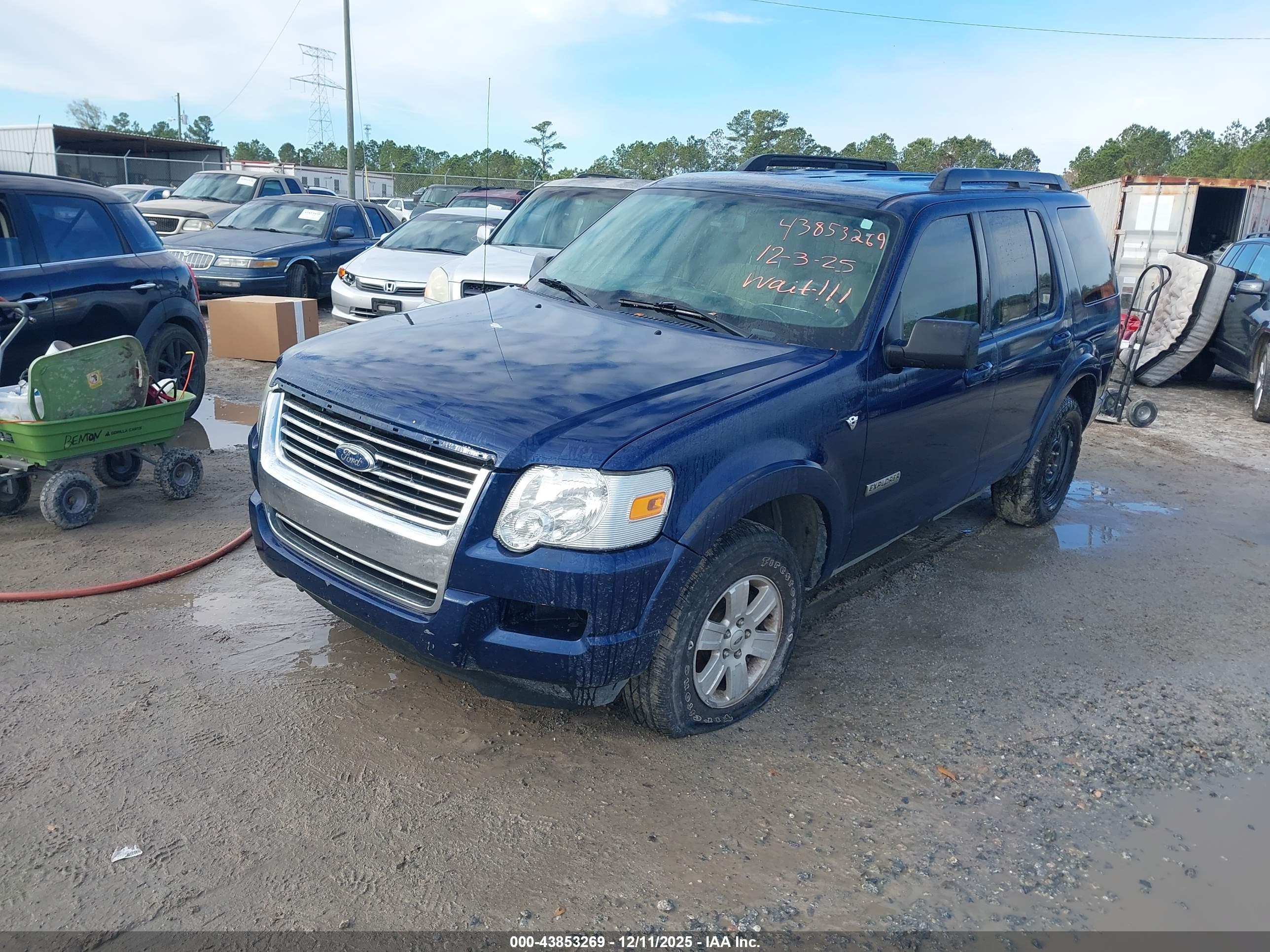 FORD EXPLORER image 2