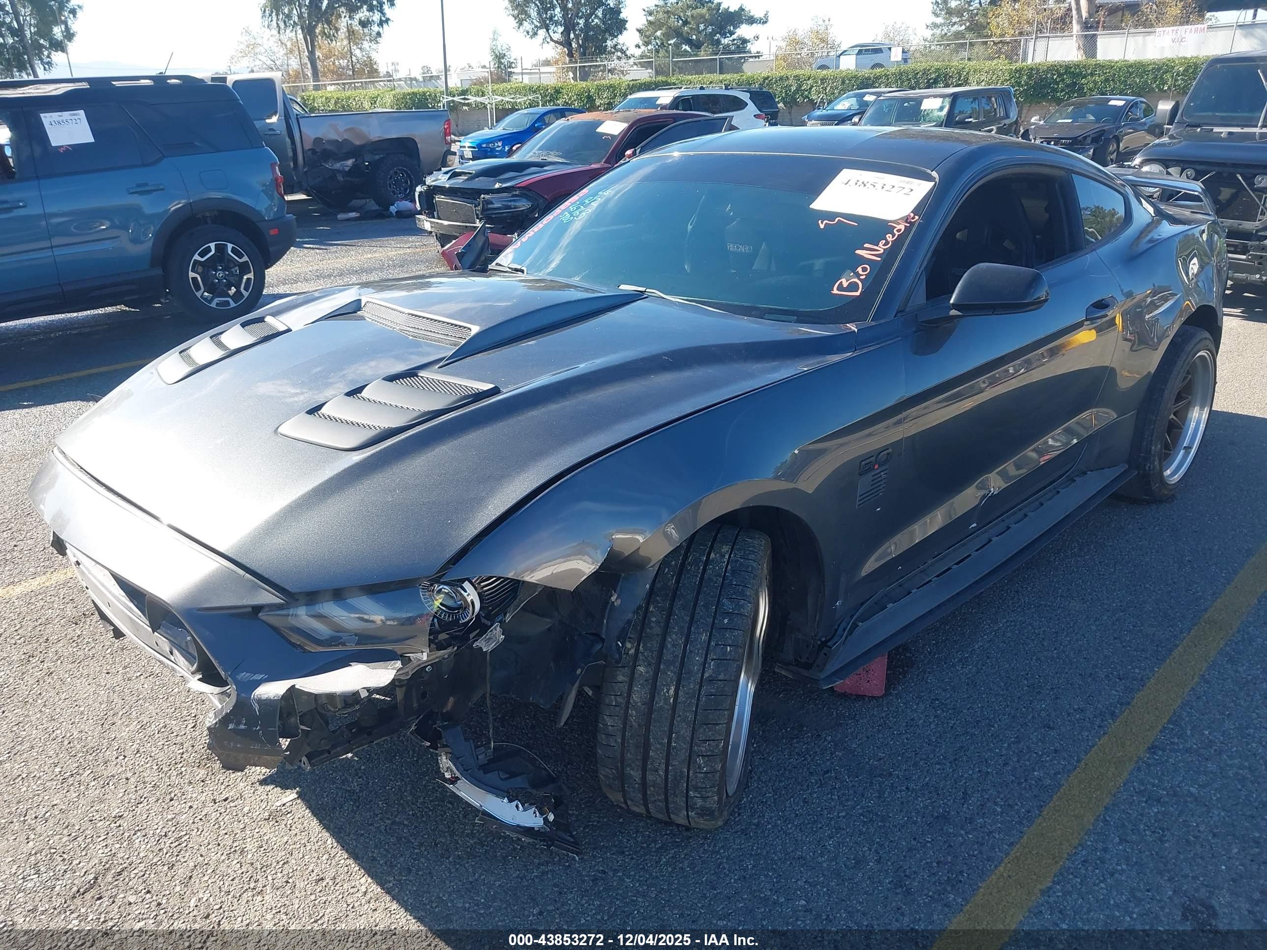 FORD MUSTANG image 2