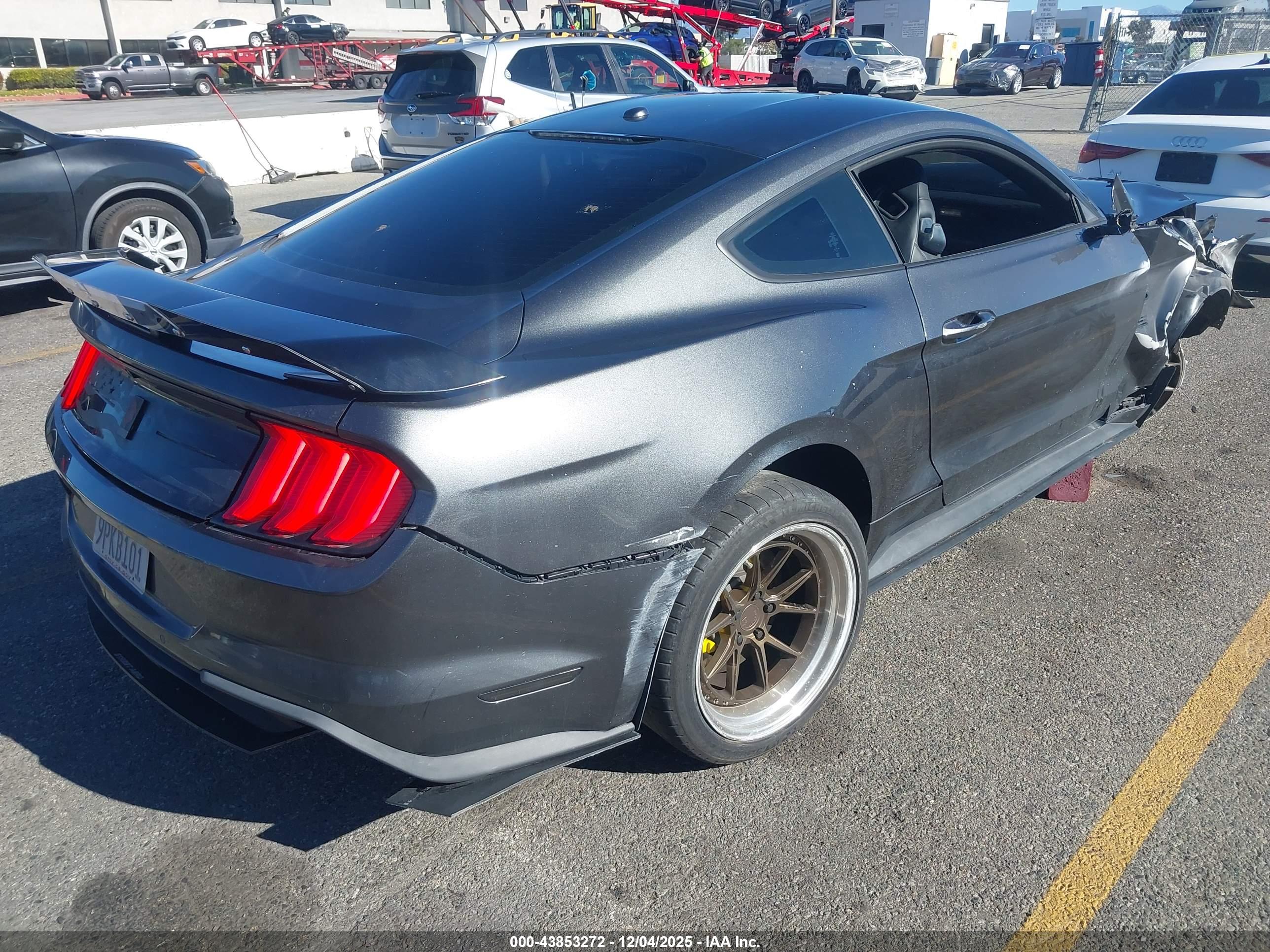 FORD MUSTANG image 4