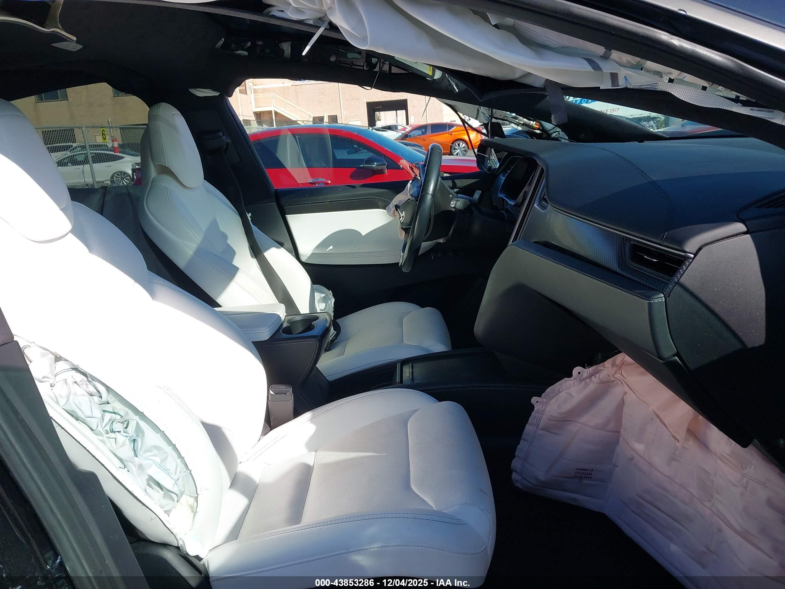 TESLA MODEL image 5