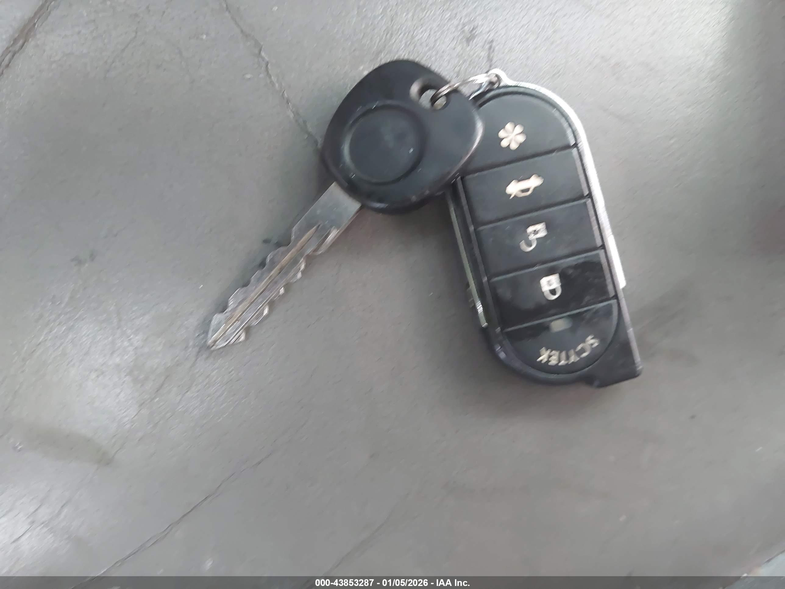 GMC YUKON image 11