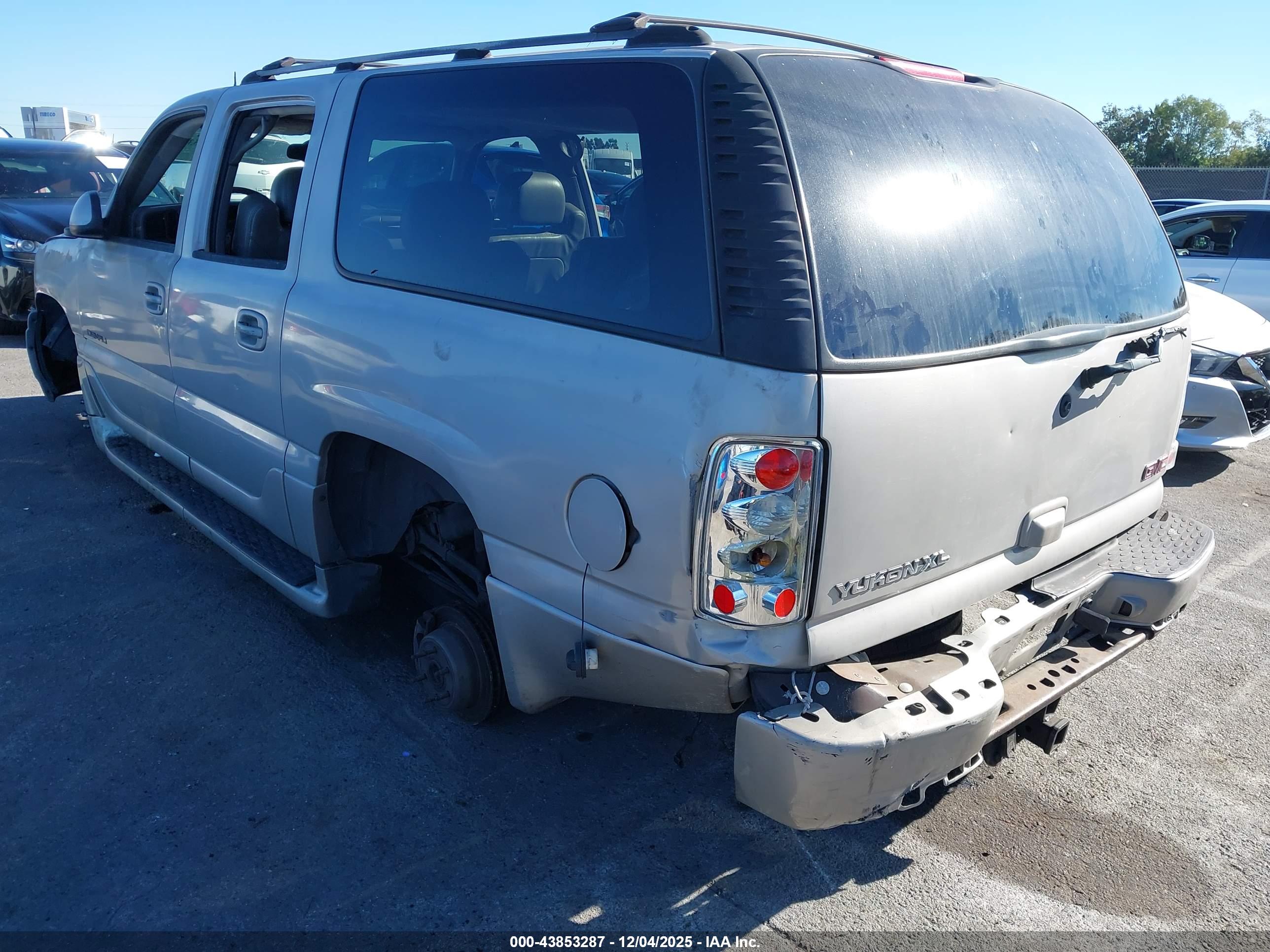 GMC YUKON image 3