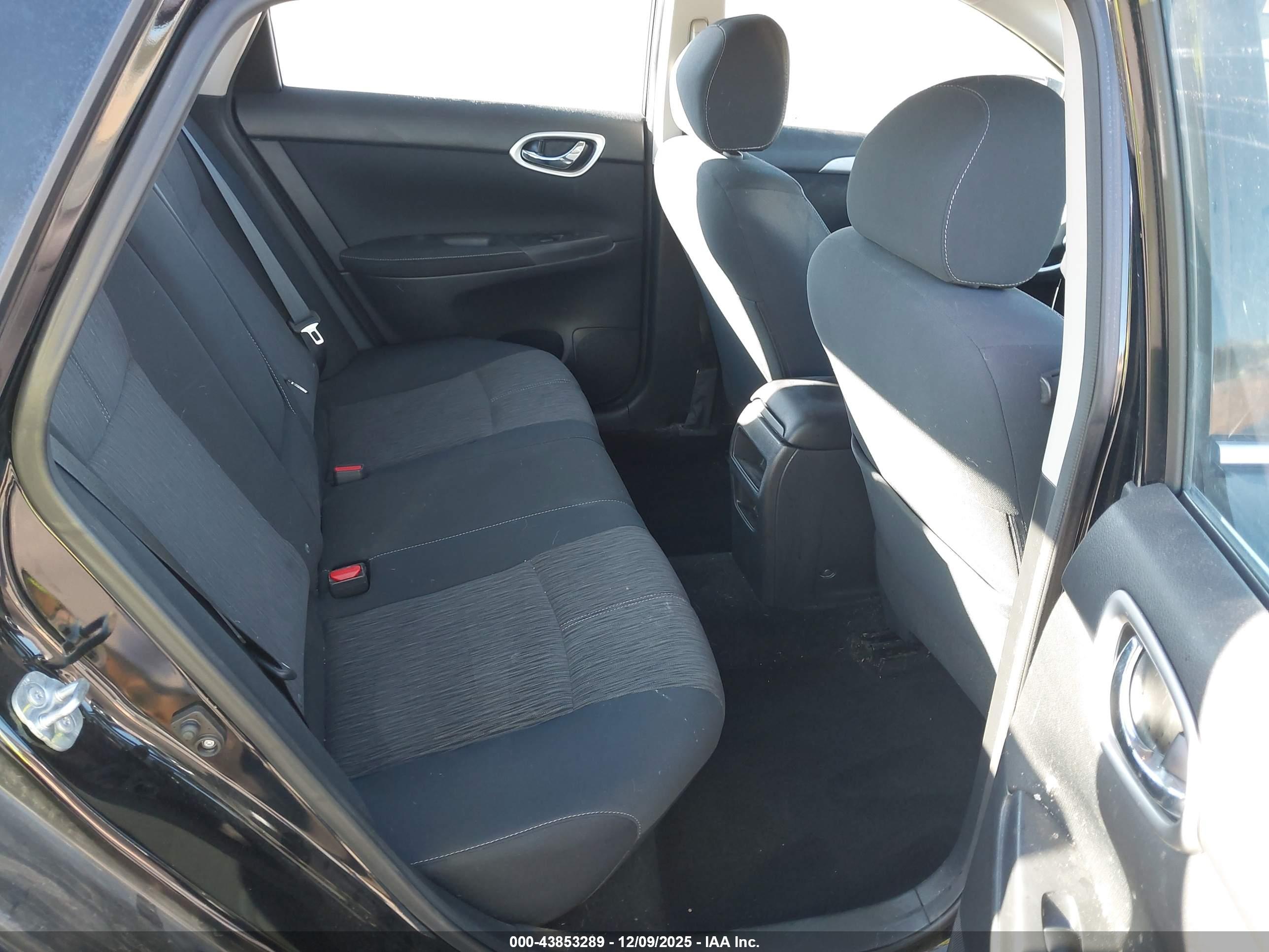 NISSAN SENTRA image 8