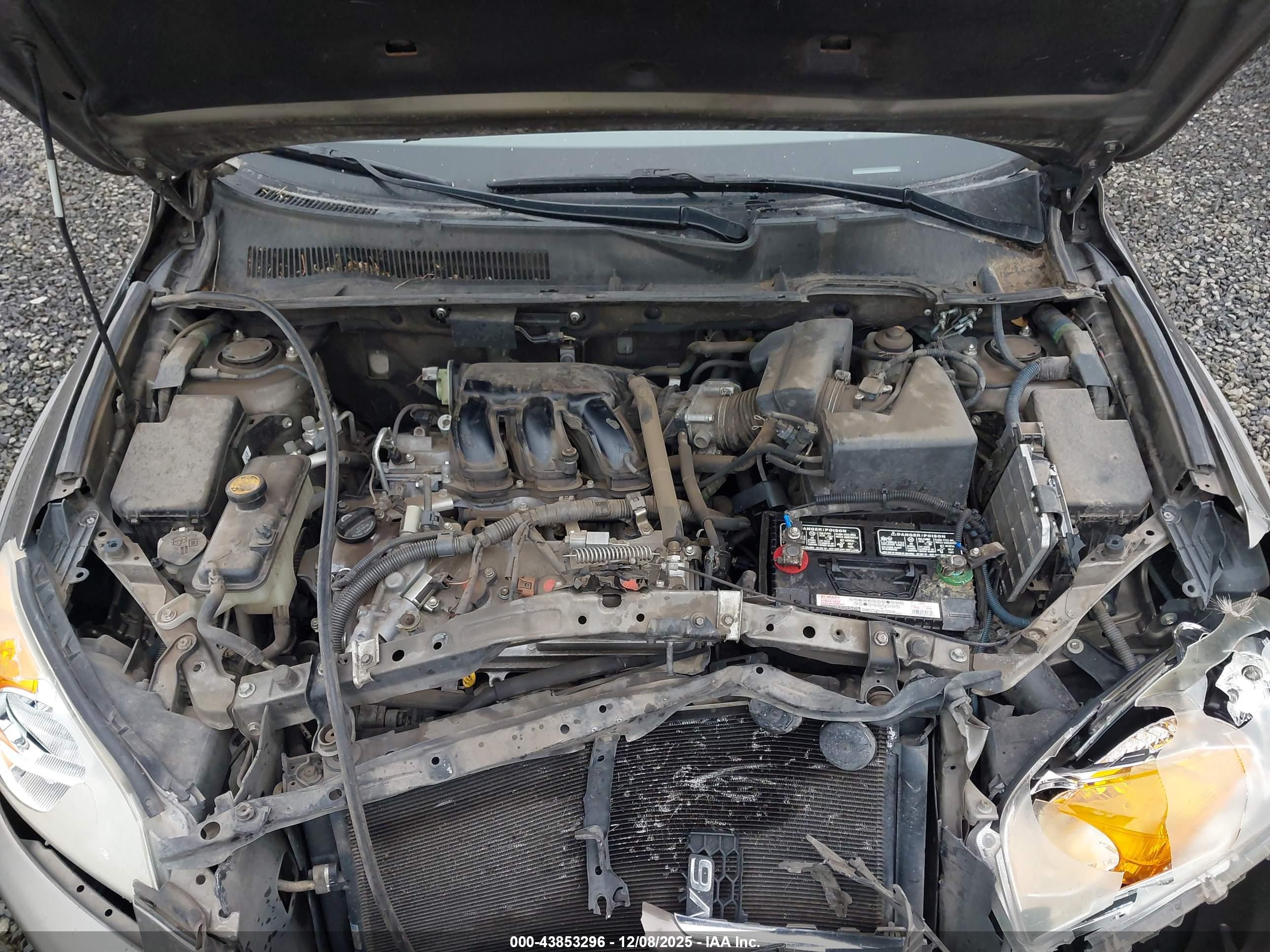 TOYOTA RAV4 image 10