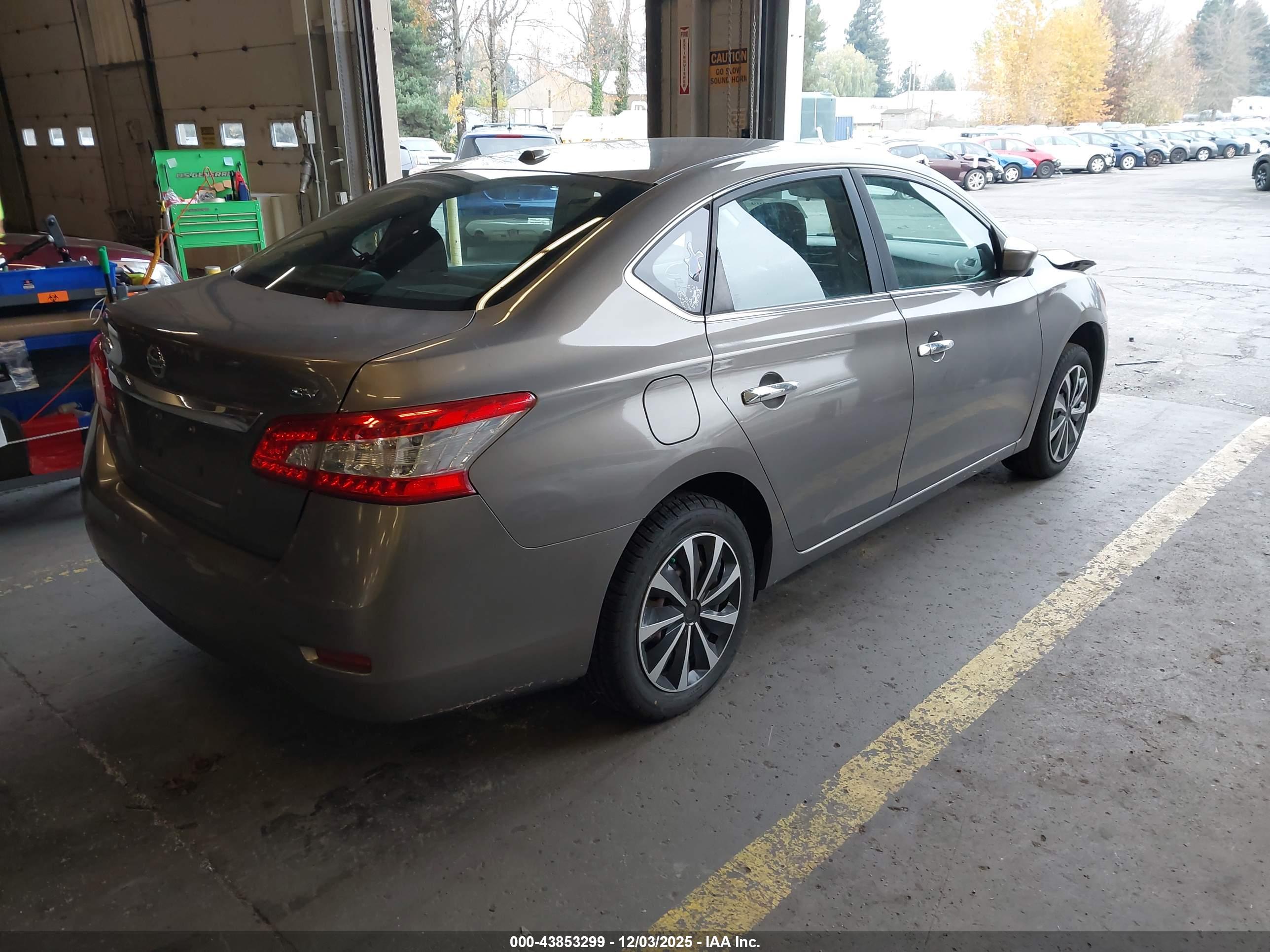 NISSAN SENTRA image 4