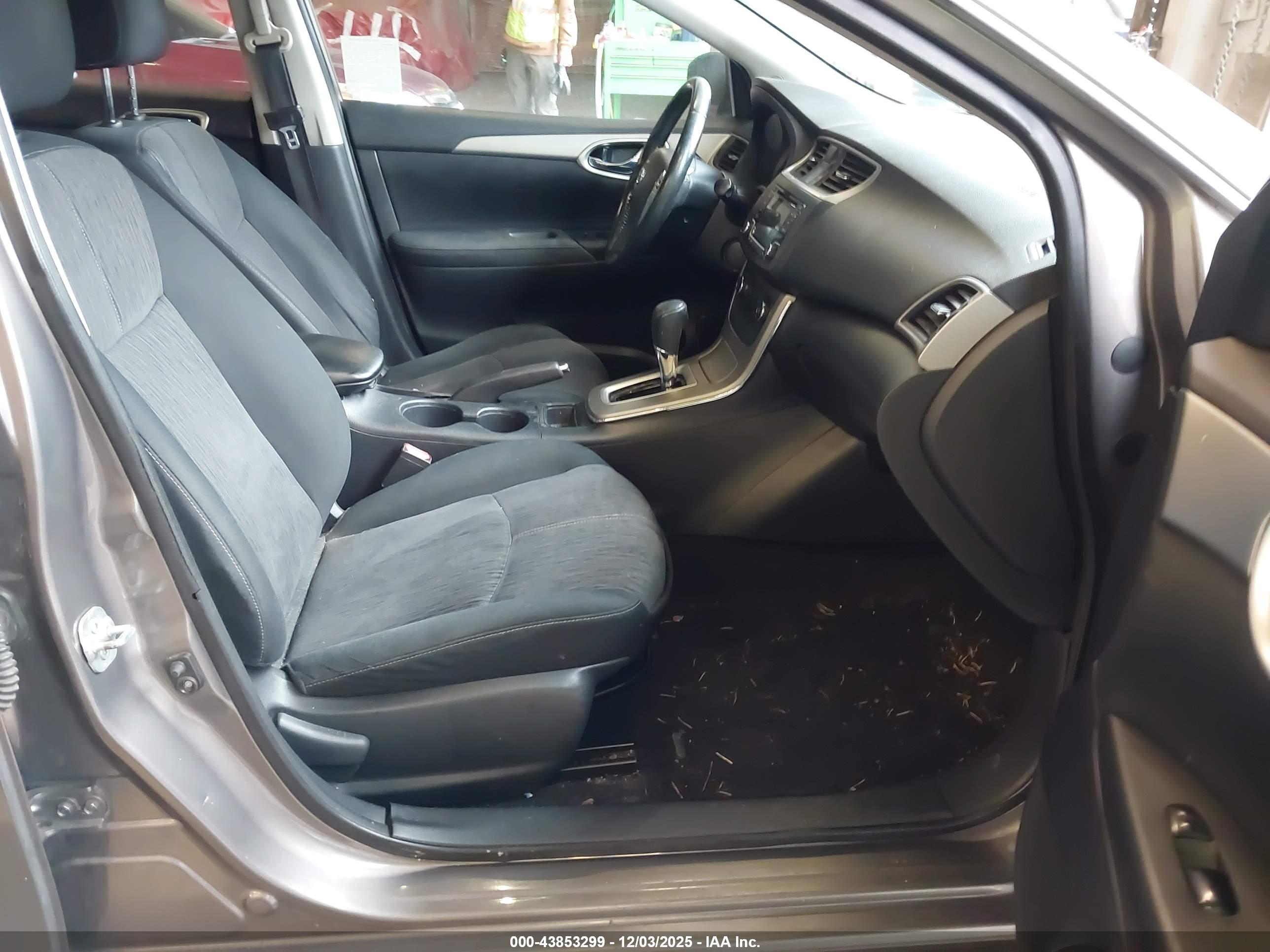 NISSAN SENTRA image 5