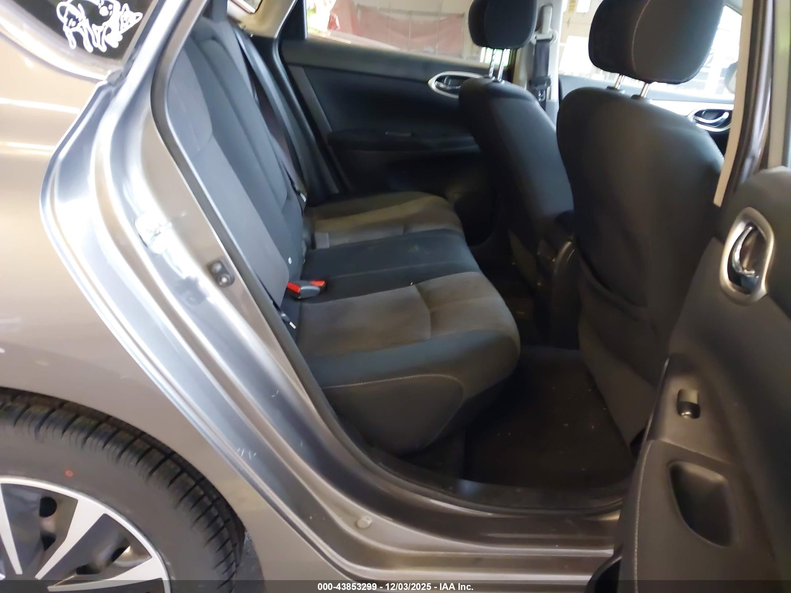 NISSAN SENTRA image 8