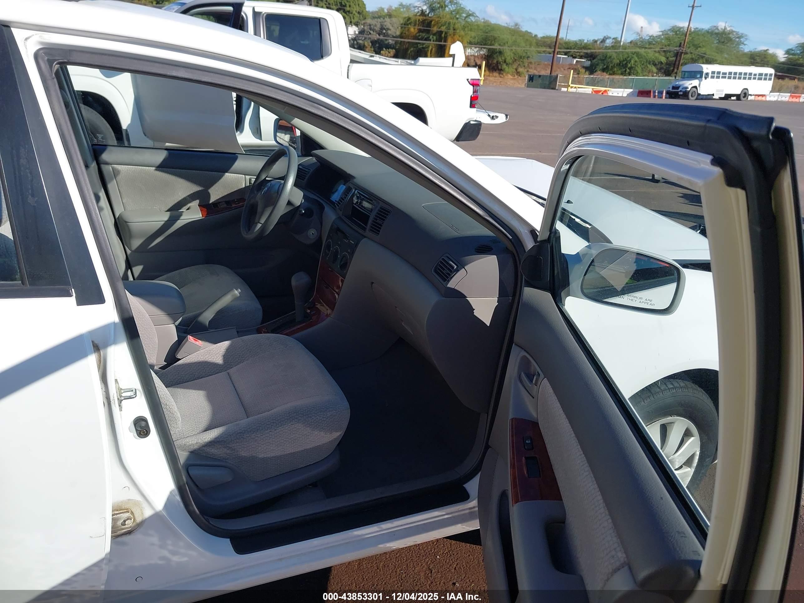 TOYOTA COROLLA image 5