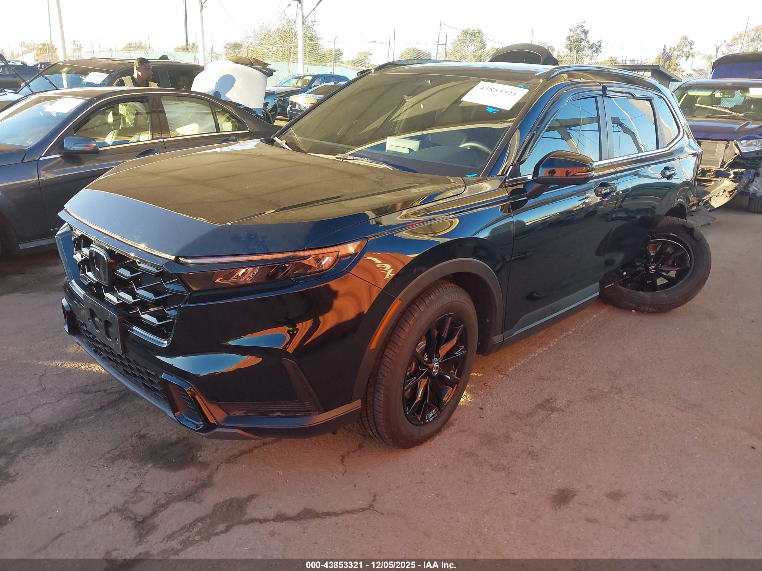 HONDA CR-V image 2