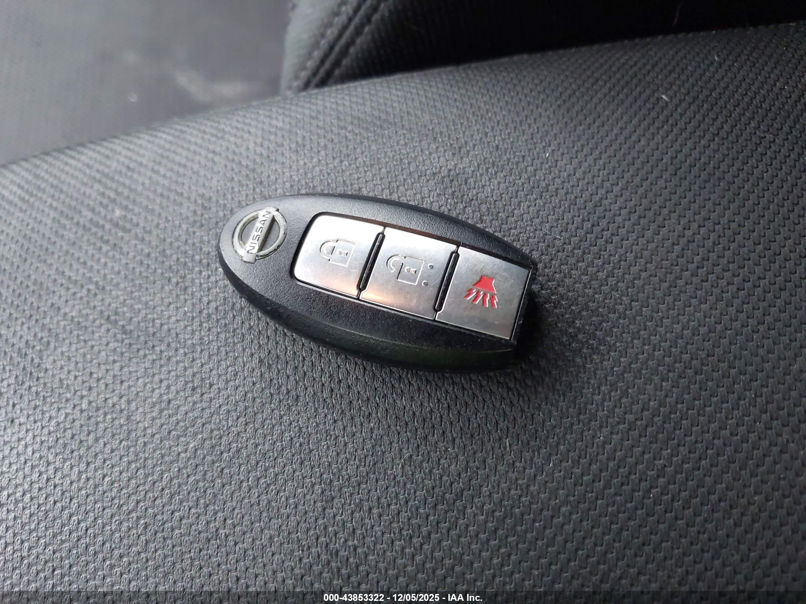 NISSAN ROGUE image 11