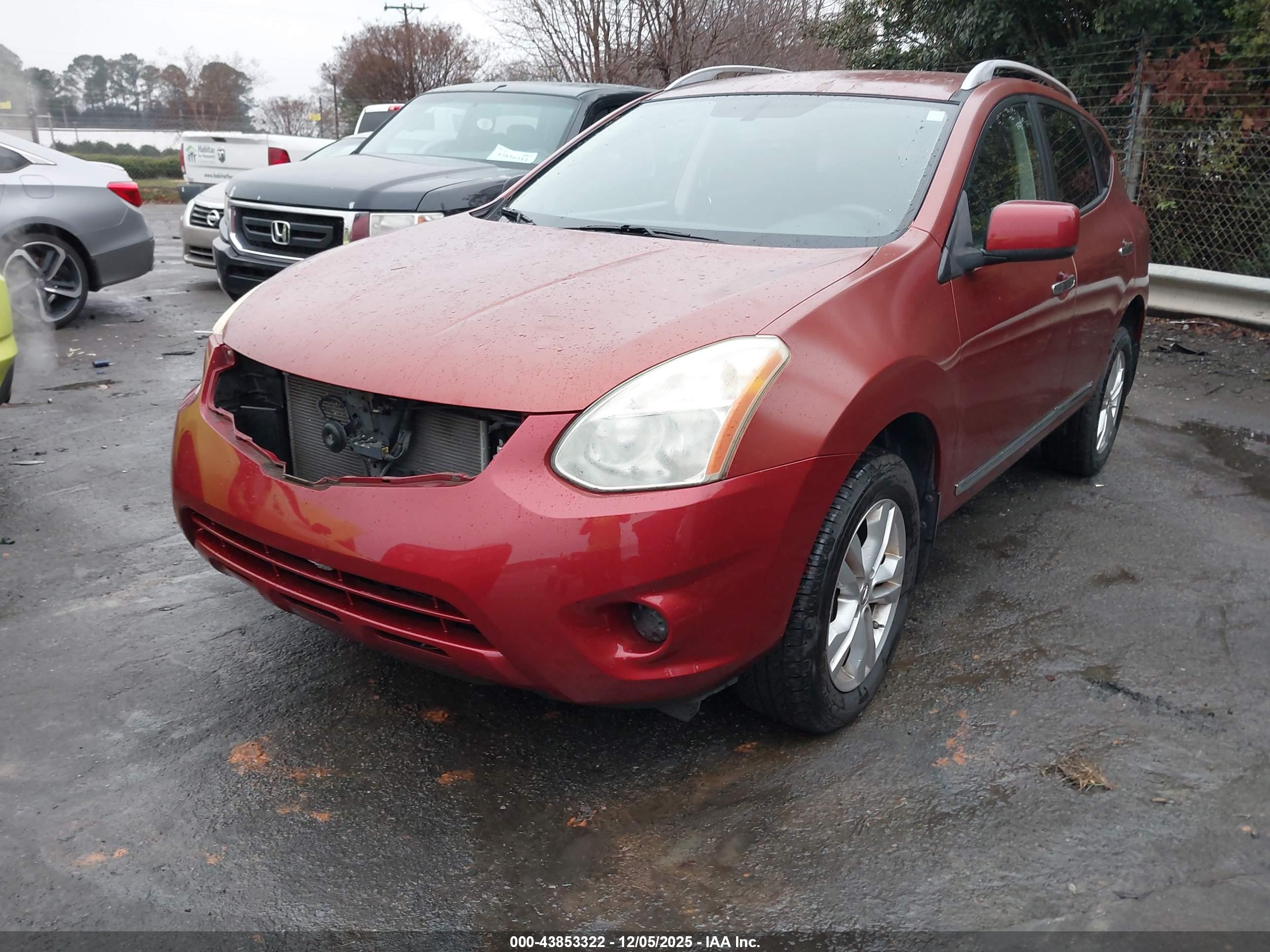 NISSAN ROGUE image 2