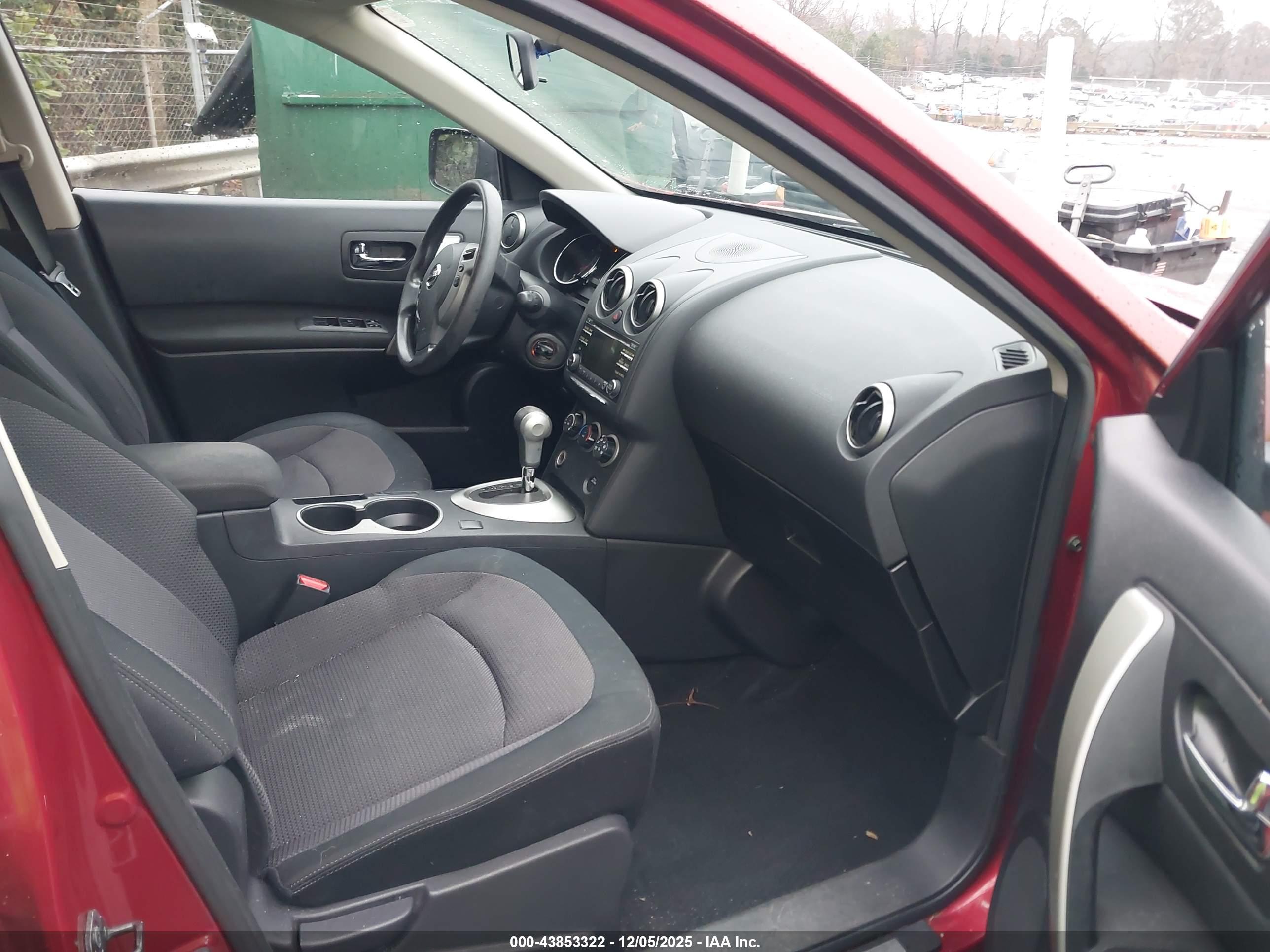 NISSAN ROGUE image 5
