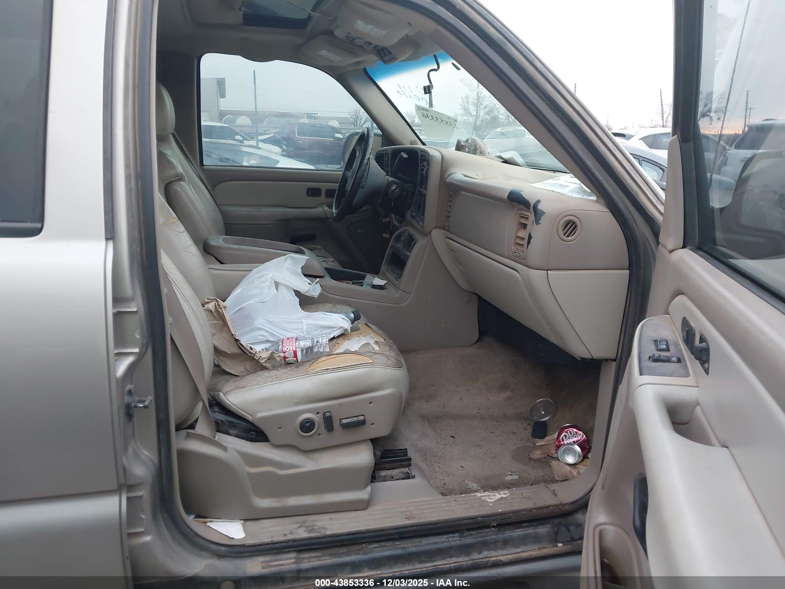 CHEVROLET TAHOE image 5