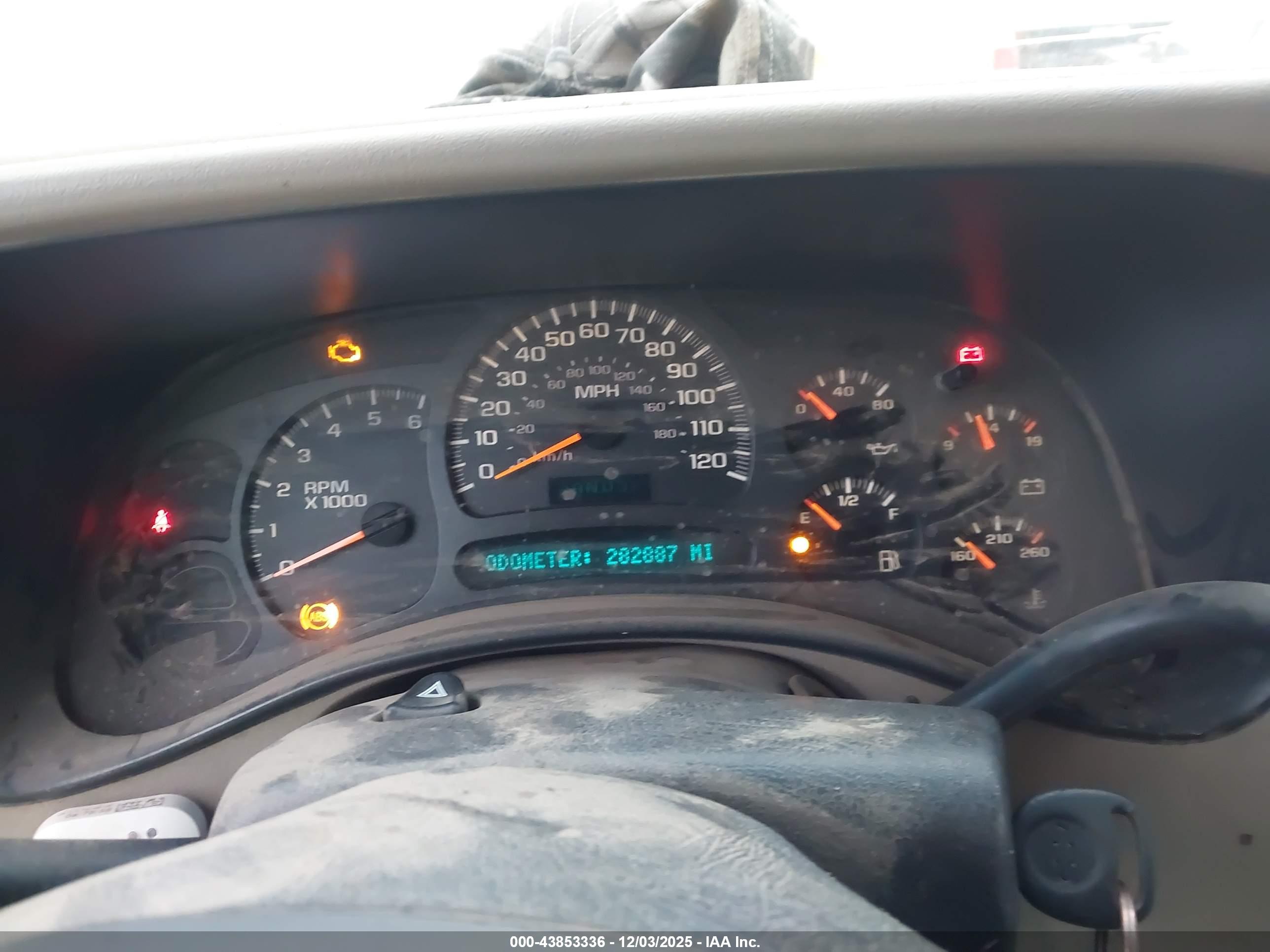 CHEVROLET TAHOE image 7
