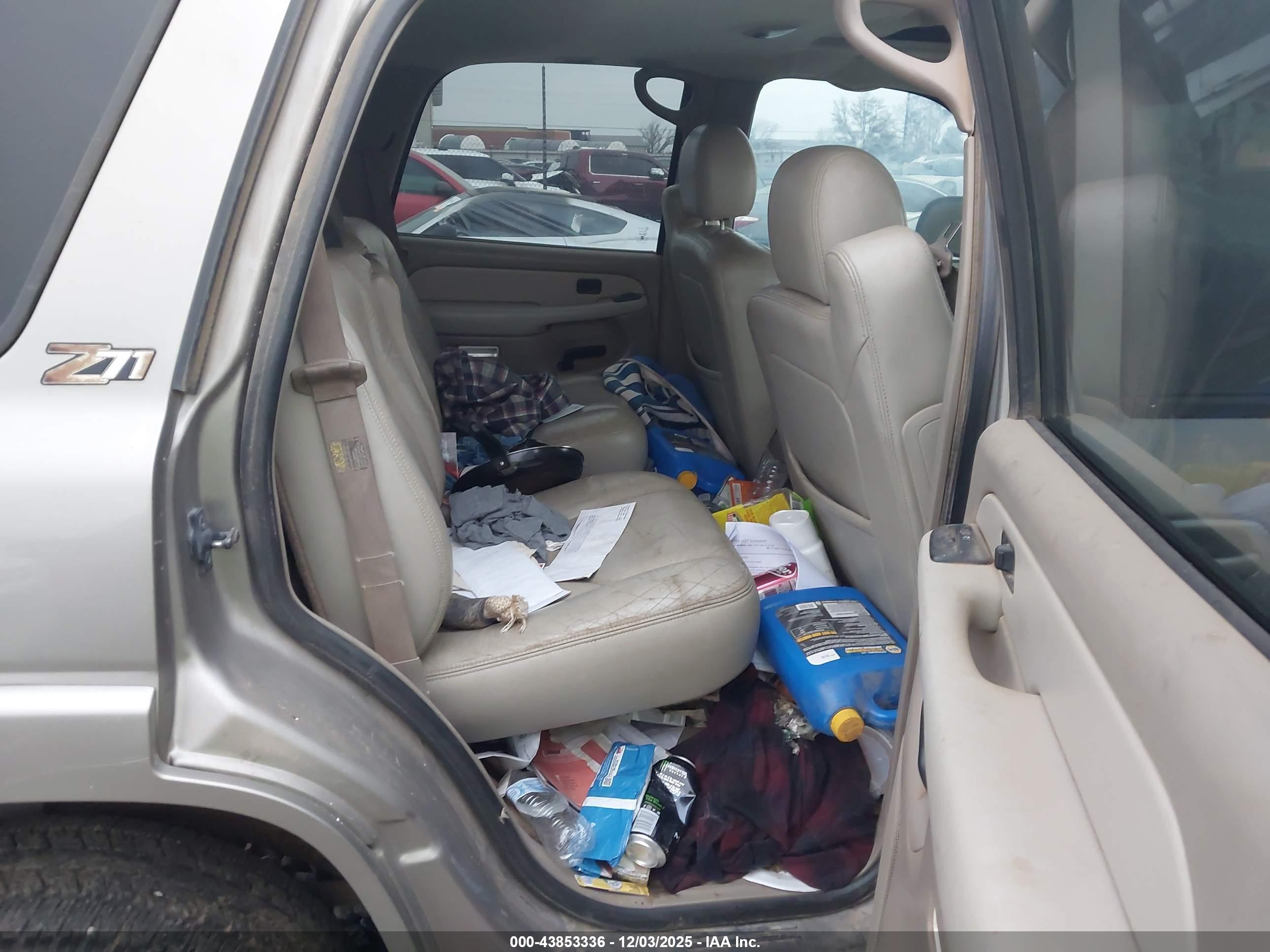 CHEVROLET TAHOE image 8